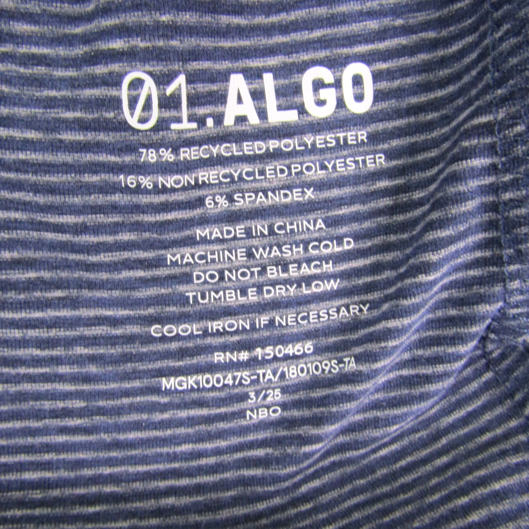 Vintage 01.Algo Shirt XL Blue Men V-Neck UV SPF 40 Moisture Wicking T-Shirt Short Sleeve Performance Size US XL / EU 56 / 4 - 4 Thumbnail
