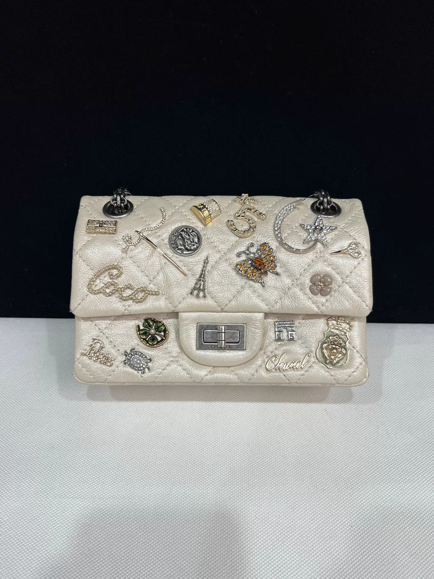 Chanel Pre-loved Bag Very good condition Size ONE SIZE - 1 Thumbnail