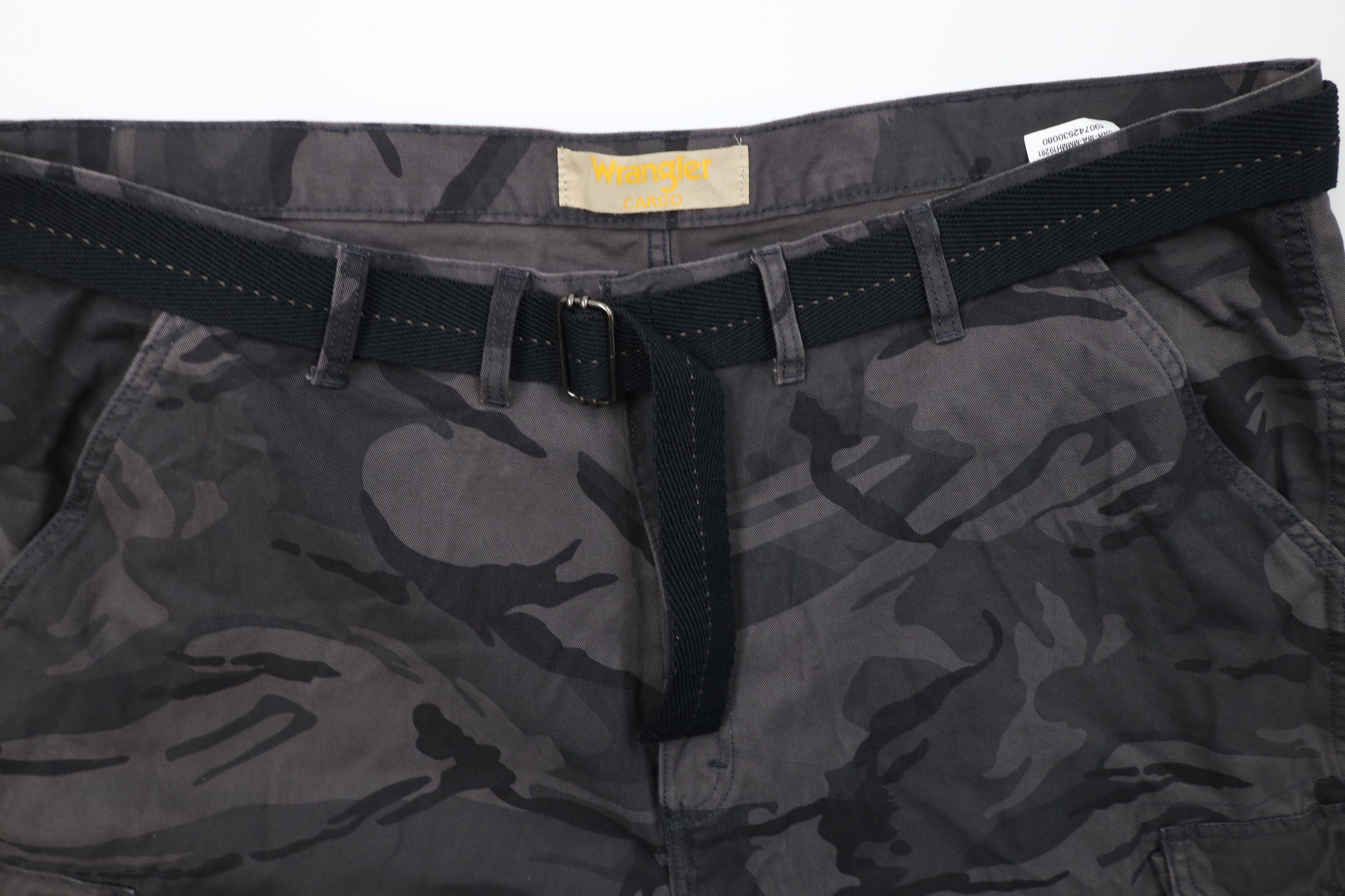 Wrangler Vintage Y2K Wrangler Belted Wide Leg Camouflage Cargo Pants Size US 44 / EU 60 - 5 Thumbnail