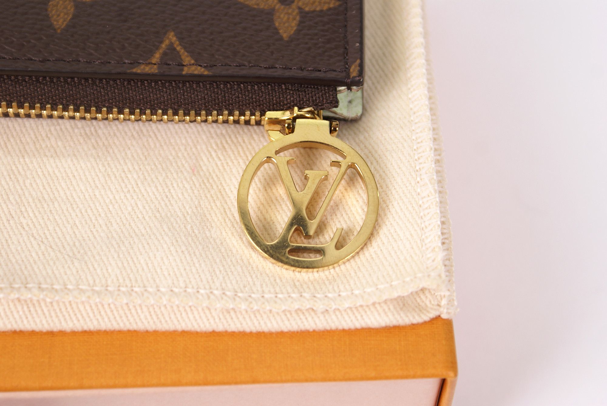 Louis Vuitton Louis Vuitton Romy Card Holder Zip Coin Pouch Matcha M82939 Size ONE SIZE - 6 Thumbnail