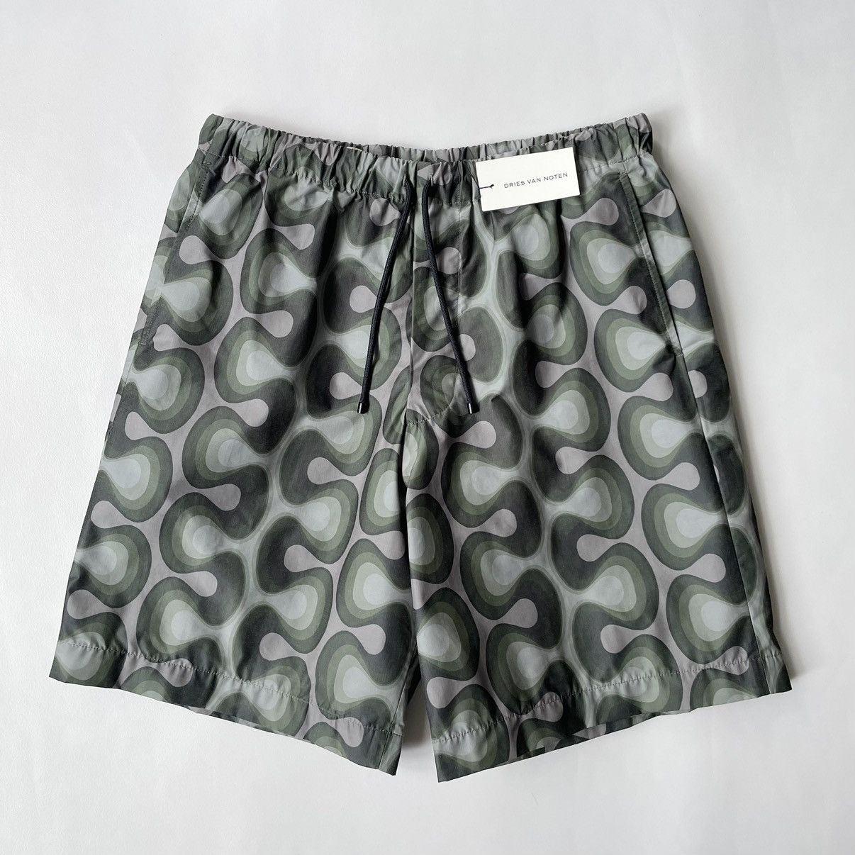 Dries Van Noten S/S 24 70s Print ‘Piperi’ Nylon Shorts Size US 32 / EU 48 - 1 Thumbnail