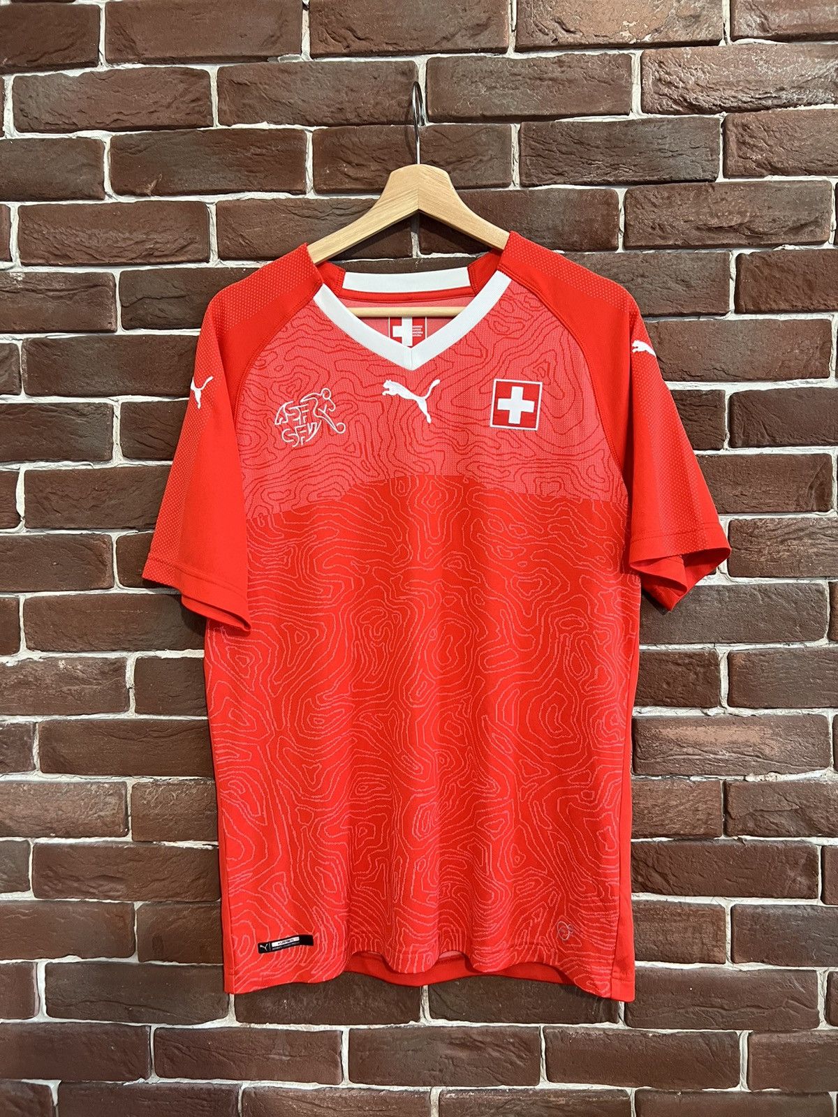 Puma Rare PUMA Switzerland Home football Jersey Soccer Kit M Red Size US M / EU 48-50 / 2 - 1 Thumbnail
