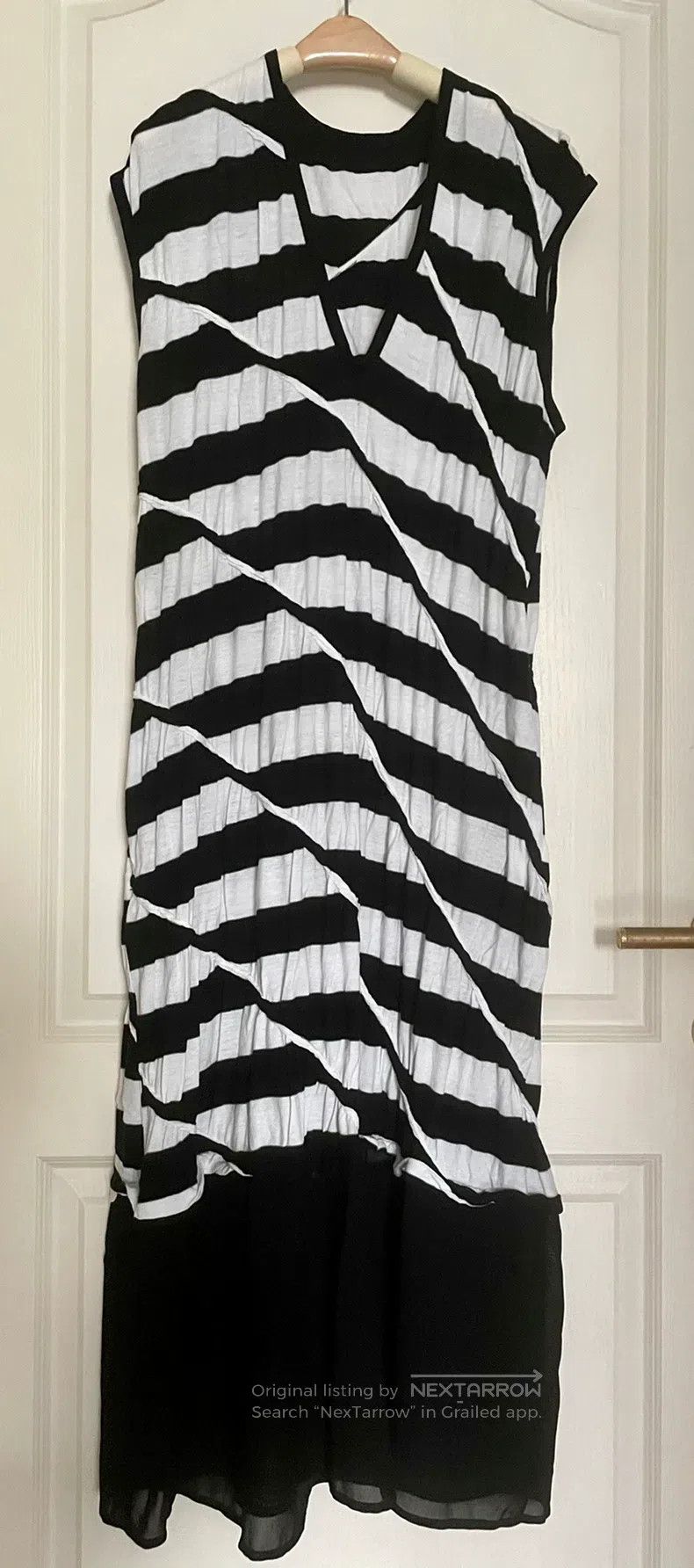 Yohji Yamamoto Yohji Yamamoto V-Neck Ripple Dress Size XS / US 0-2 / IT 36-38 - 4 Thumbnail
