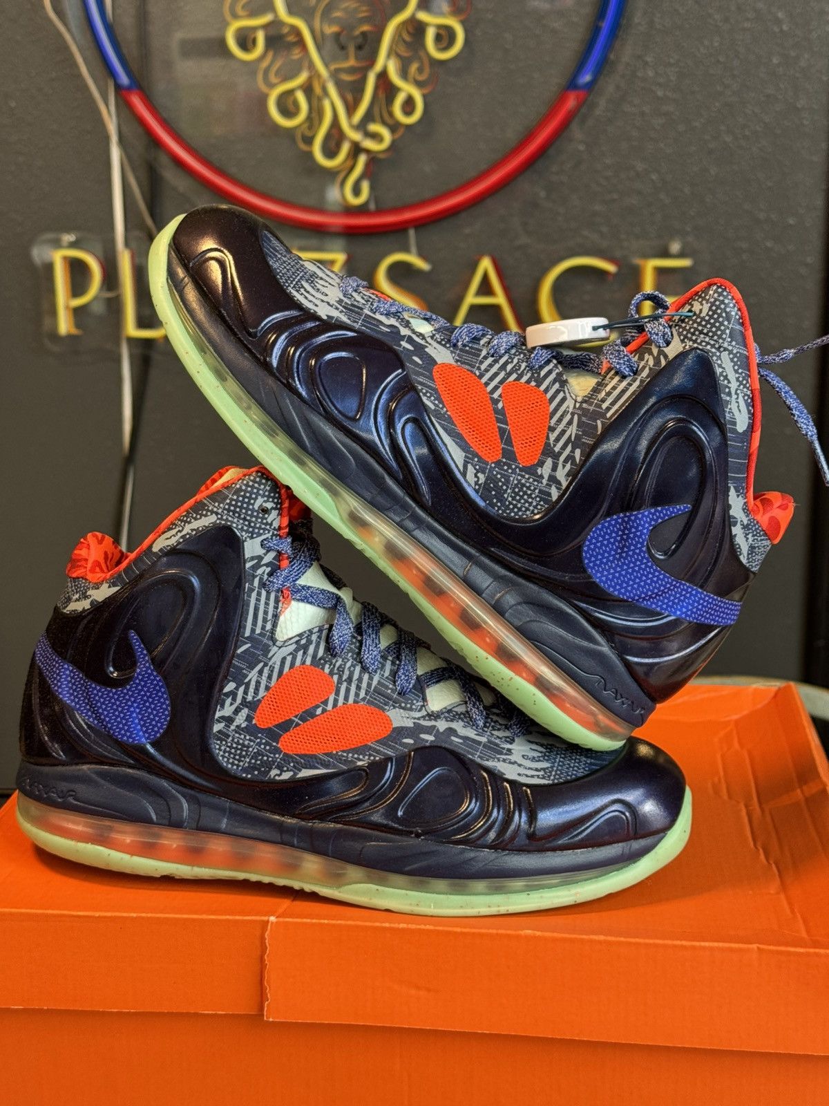 Nike Nike Air Max hyperposite Size US 9.5 / EU 42-43 - 2 Thumbnail