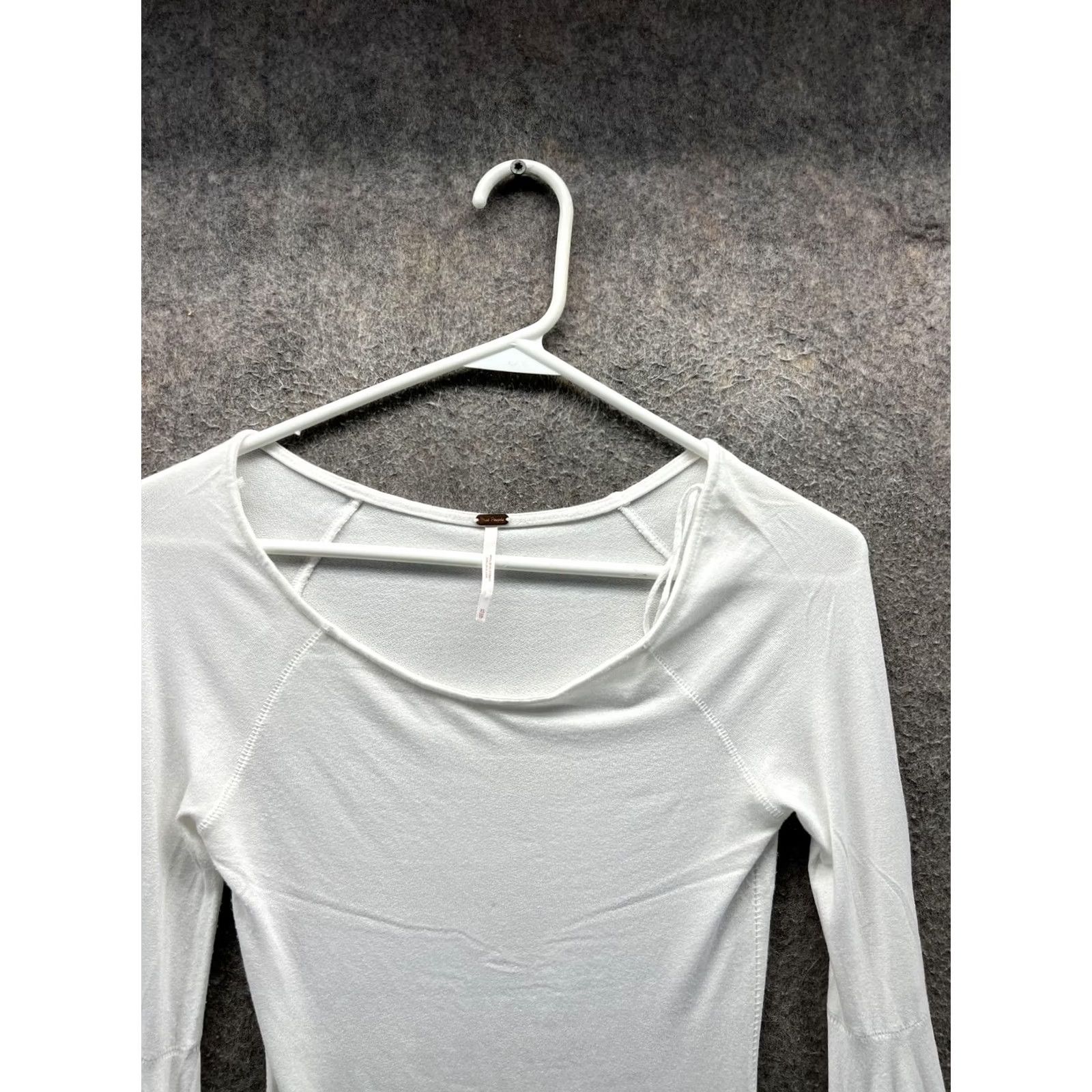Free People Free People Shirt Womens XS White Jersey Top Scoop Neck Long Balloon Sleeve Size XS / US 0-2 / IT 36-38 - 7 Thumbnail