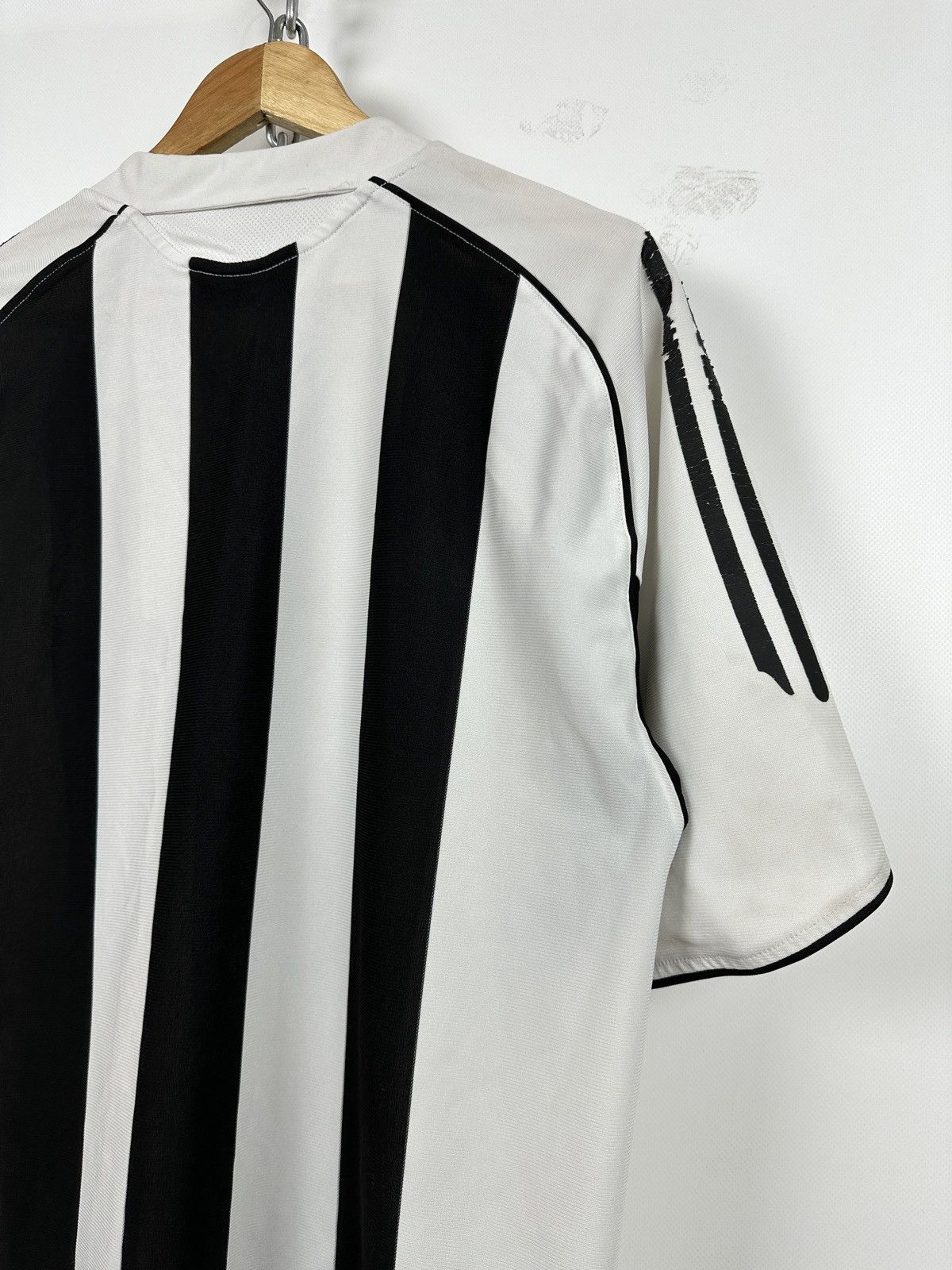 Adidas 2005/07 Adidas Newcastle United Vintage Soccer Jersey Size US L / EU 52-54 / 3 - 20 Thumbnail