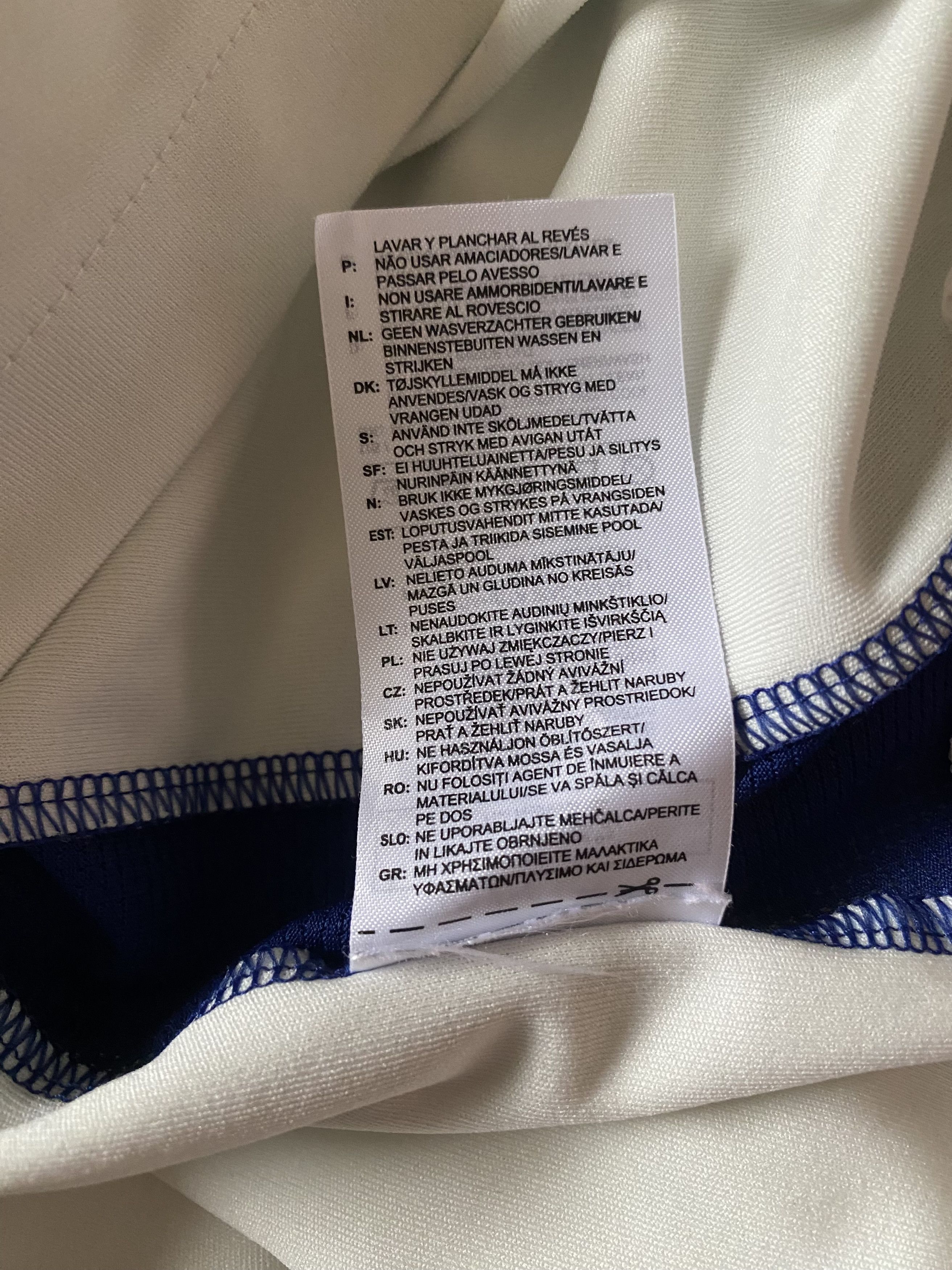 Adidas Training Shirt OLYMPIQUE LYON 2021-2022 Adidas - L - UNIQUE Size US L / EU 52-54 / 3 - 4 Thumbnail