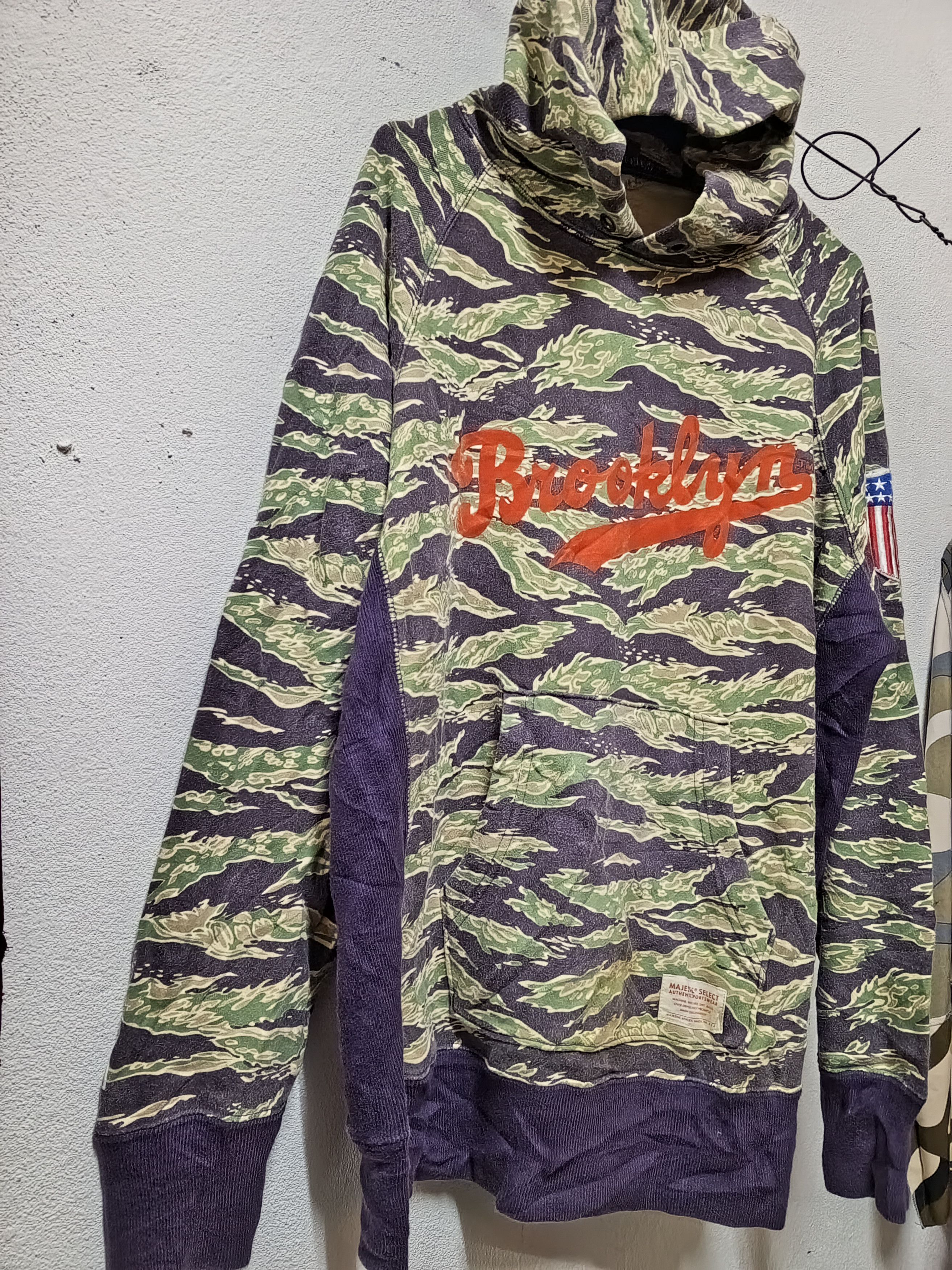Majestic 💥majestic Brooklyn 💥🔥 tiger stripe🔥 hoddies{vintage} Size US L / EU 52-54 / 3 - 4 Thumbnail