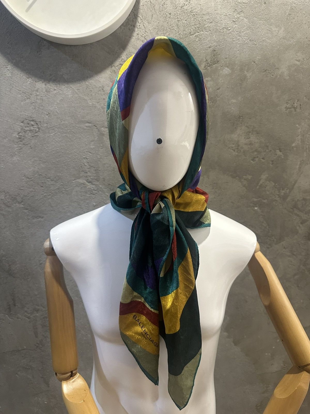 Balenciaga Vintage Balenciaga Paris Abstract Silk Scarves Size ONE SIZE - 9 Thumbnail