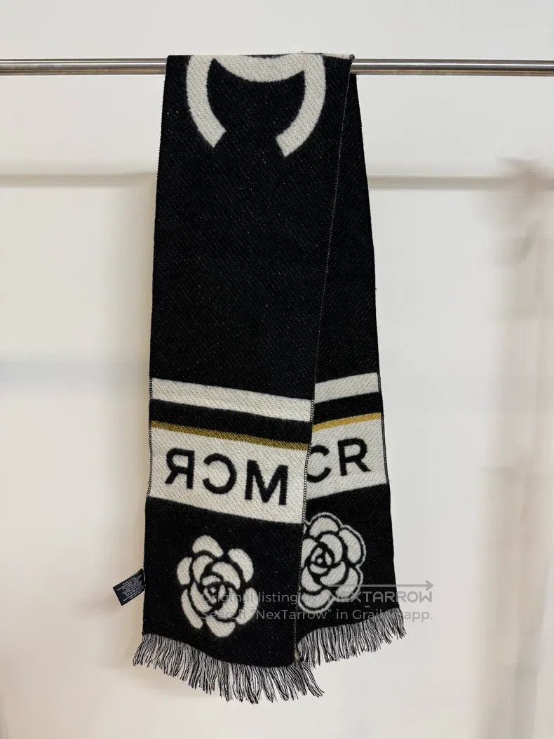 Chanel Chanel Camelia black and white colour-matched scarf Size ONE SIZE - 1 Thumbnail