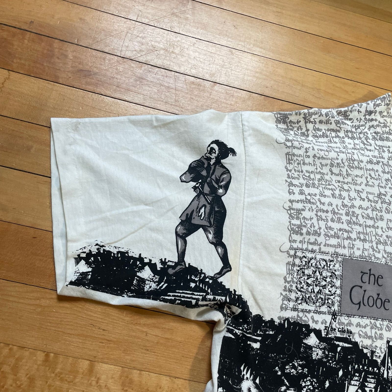 Vintage 1995 Shakespeare Globe Theatre AOP T Shirt XL Wildwood USA Size US XL / EU 56 / 4 - 6 Thumbnail