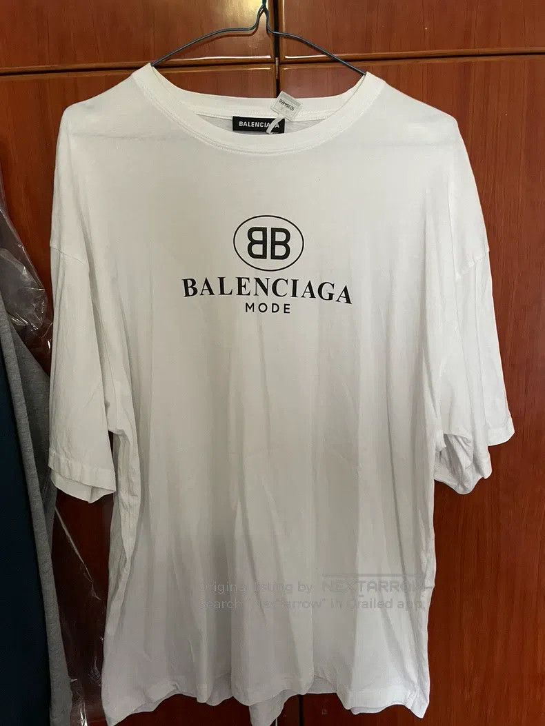 Balenciaga Balenciaga White short-sleeved T-shirt with letter logo Size US S / EU 44-46 / 1 - 1 Thumbnail