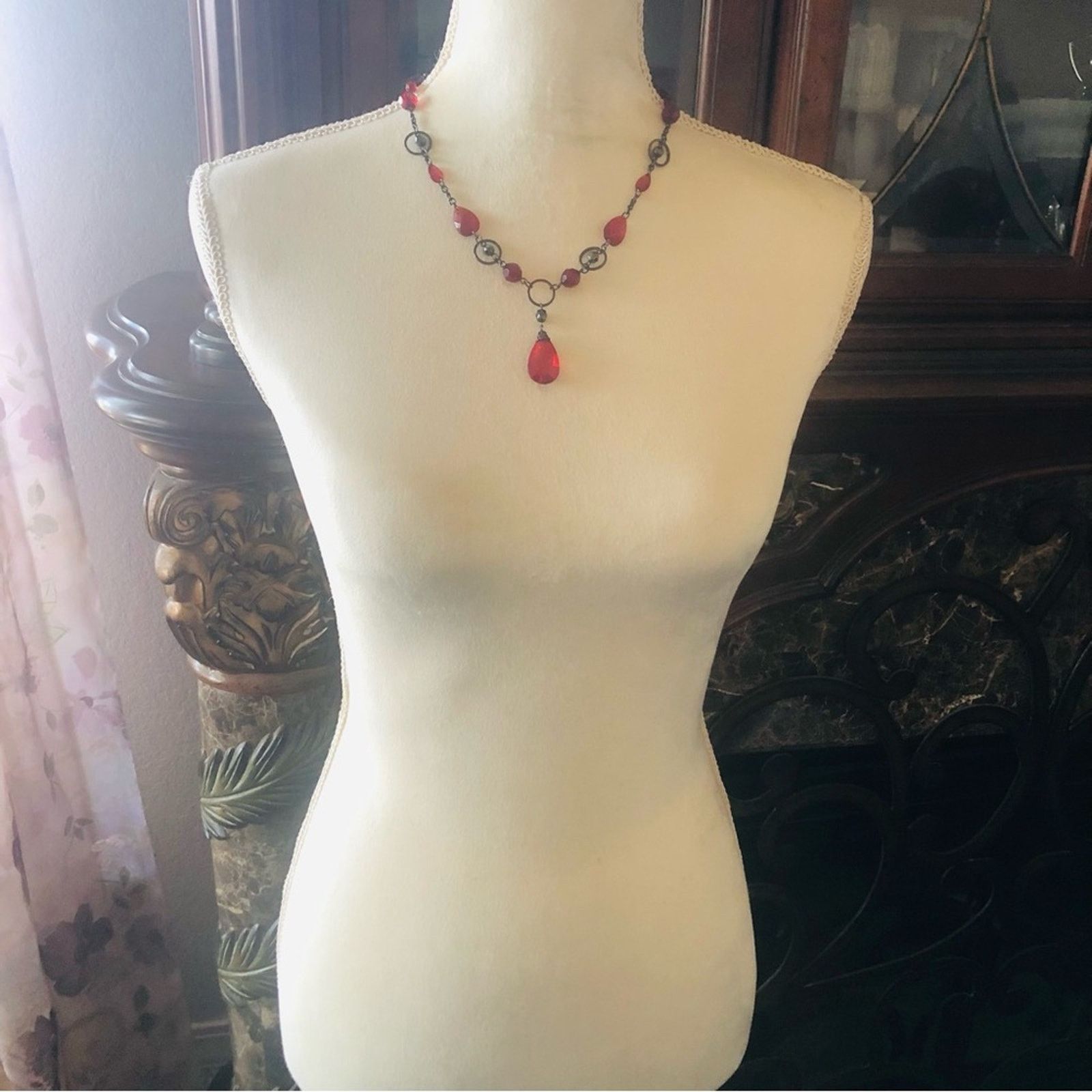 Jewelry Faceted vampire blood glass gunmetal floating bead necklace Size ONE SIZE - 6 Thumbnail
