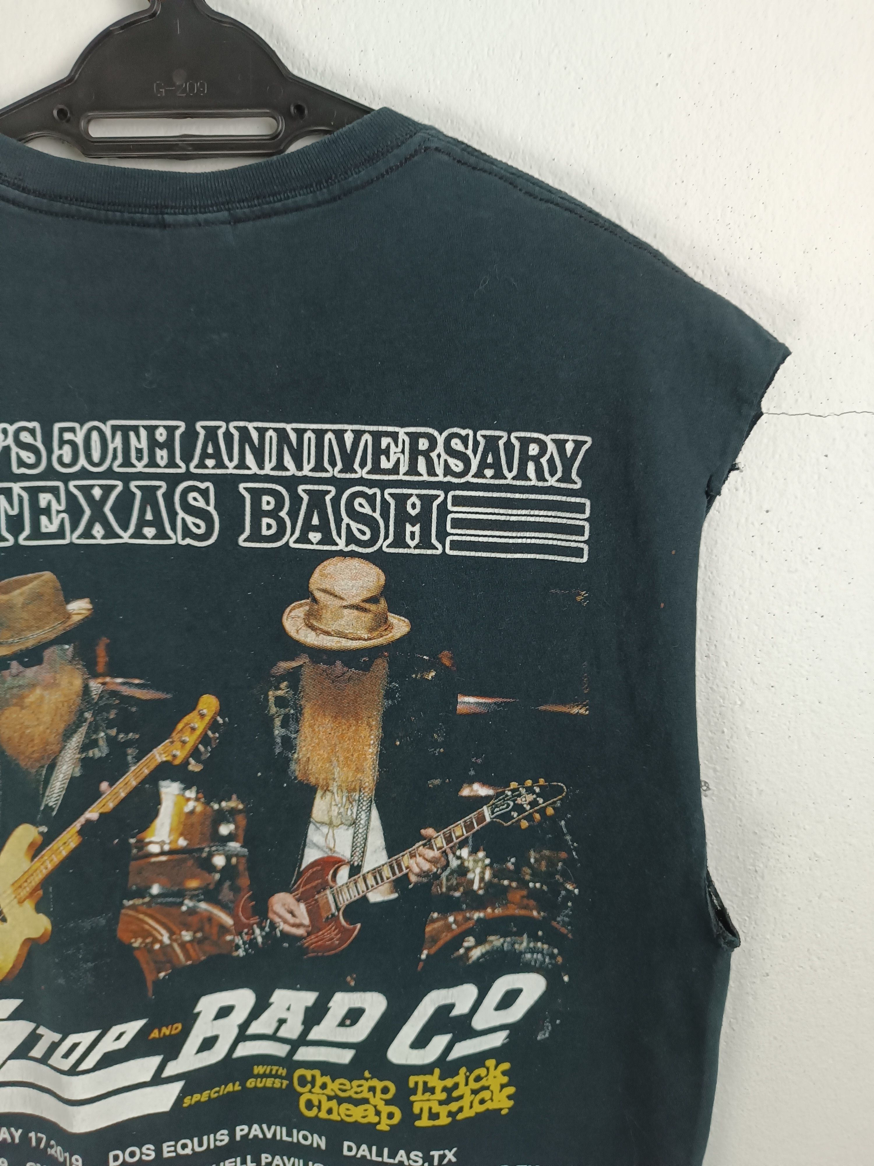 Vintage VINTAGE ZZTOP 50 YEARS ANNIVERSARY 2019 SLEEVELES TANK TOP Size US M / EU 48-50 / 2 - 16 Thumbnail