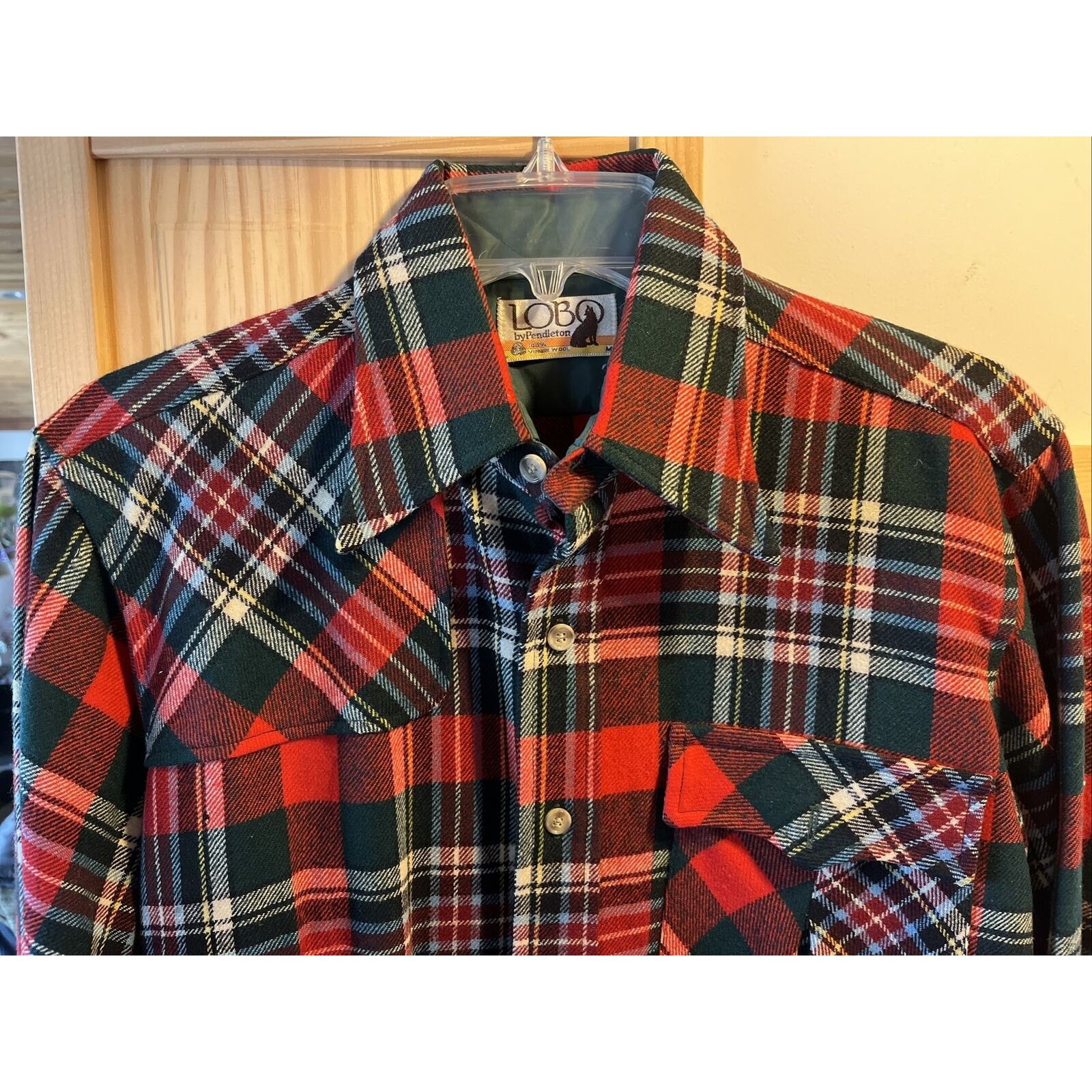 Pendleton Pendleton Lobo VTG Mens M red plaid long sleeve wool flannel Size US M / EU 48-50 / 2 - 10 Thumbnail