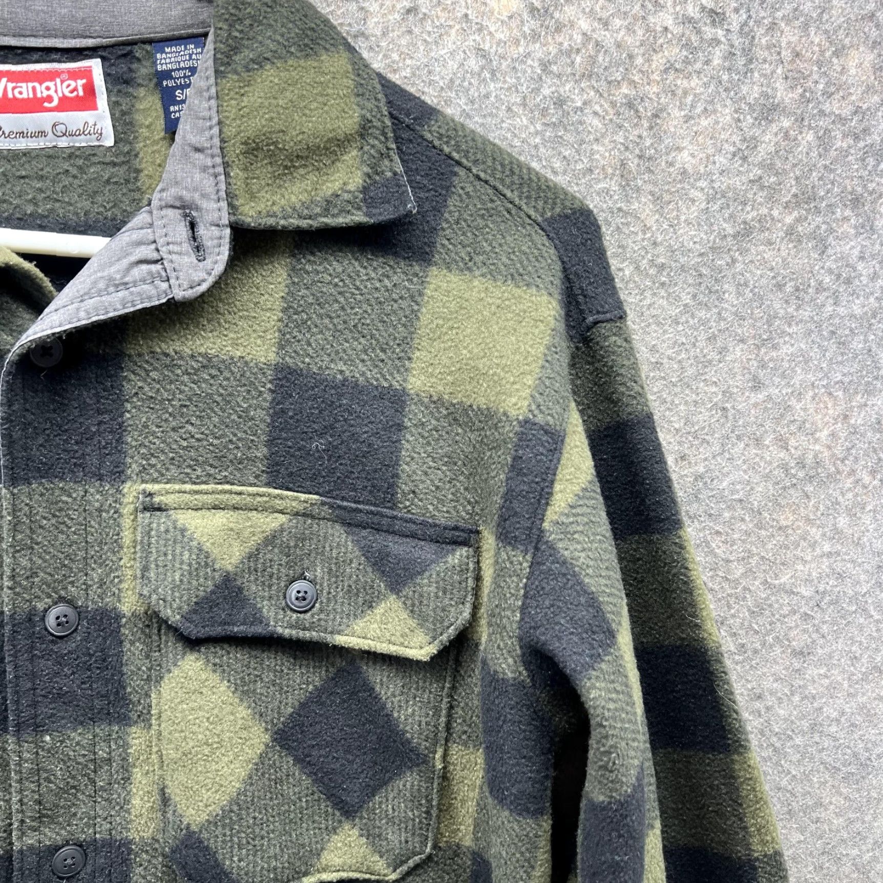 Wrangler Wrangler Shirt Men Smal Plaid Green Button-Down Flannel Premium Vtg Western Shirt Size S Green Plaid Button-Up, Long Sleeve, All Seasons, Casual Mens Size US S / EU 44-46 / 1 - 7 Thumbnail