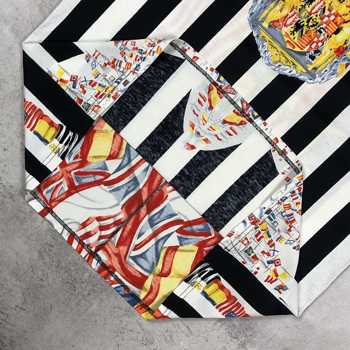 Versace Vintage 90s Versace Jeans Couture AOP Flags Heraldry Tee Size US XL / EU 56 / 4 - 11 Thumbnail