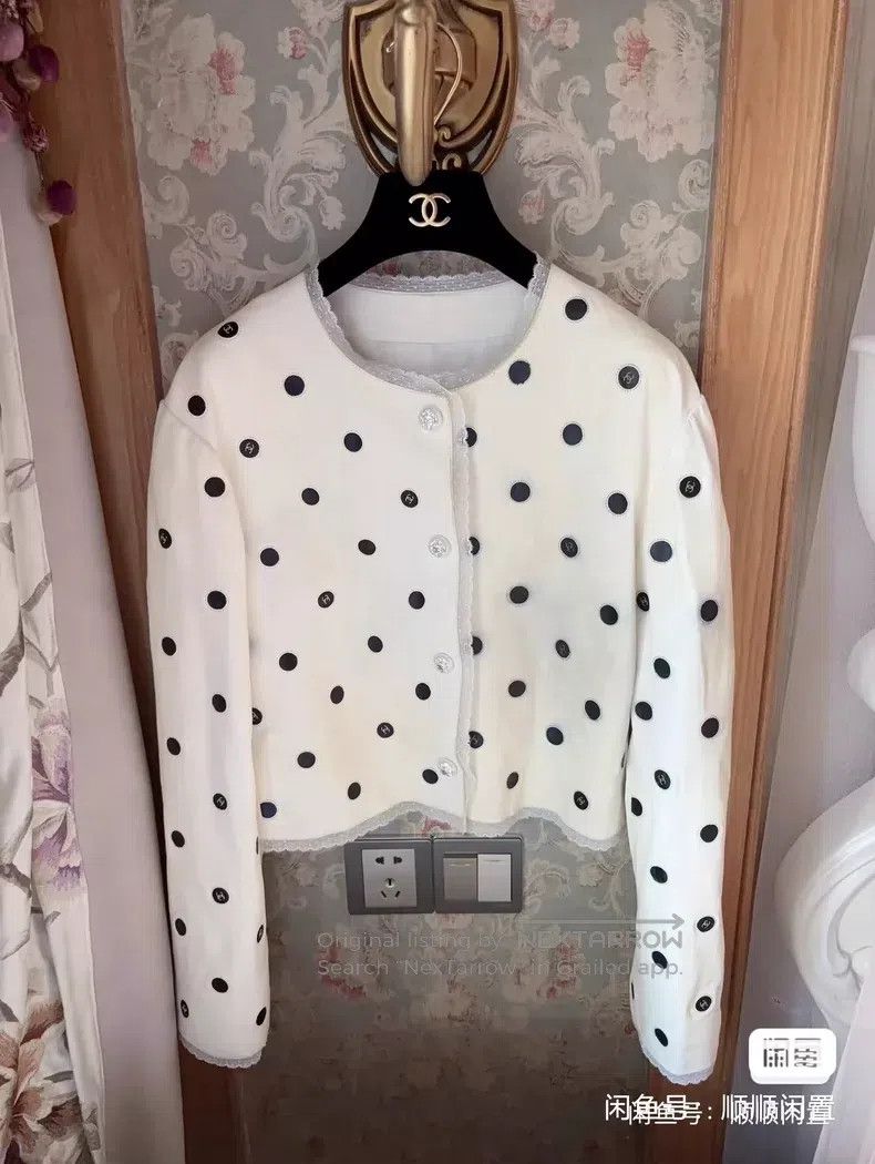 Chanel Chanel Polka dot leather jacket Size XS / US 0-2 / IT 36-38 - 1 Thumbnail