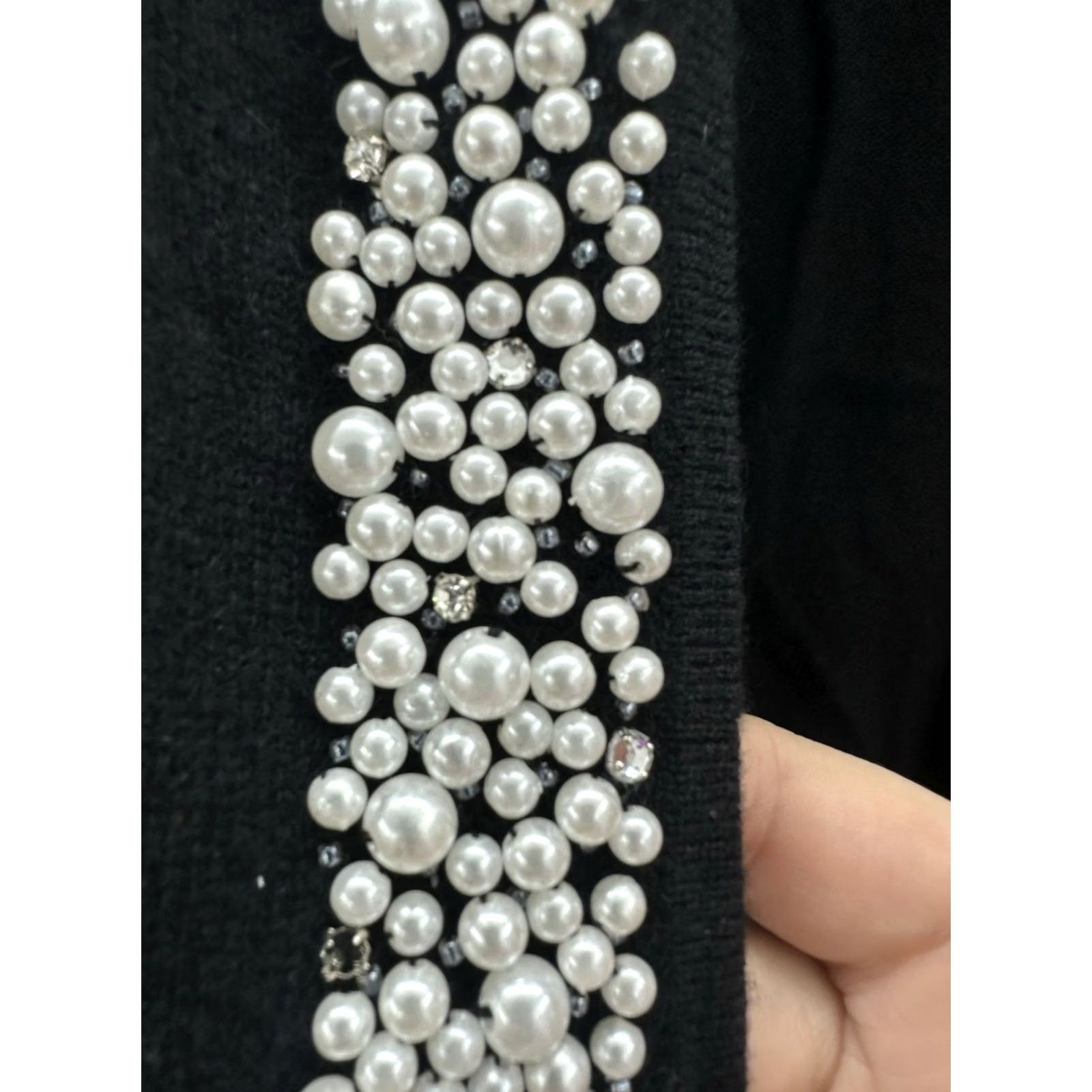 Bloomingdale's Bloomingdale's Womens Cardigan Size Medium Black Cashmere Embellished NWT Size M / US 6-8 / IT 42-44 - 4 Thumbnail