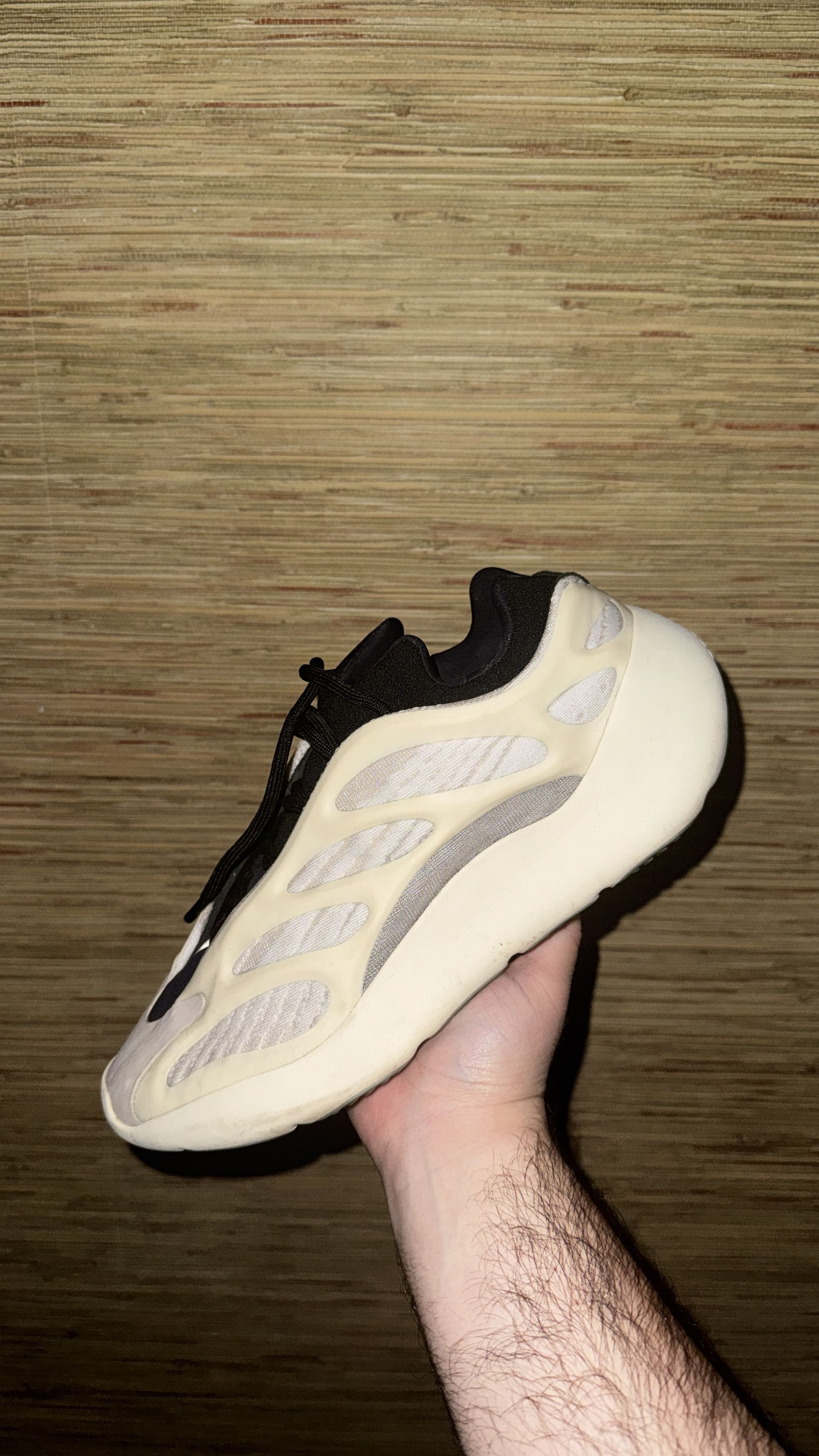 Yeezy Adidas Yeezy 700 V3 Azael Size US 10 / EU 43 - 13 Thumbnail