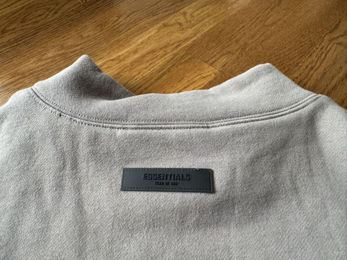 Essentials Large Mockneck Desert Taupe Sweatshirt Crewneck Wood Cement Size US L / EU 52-54 / 3 - 5 Thumbnail