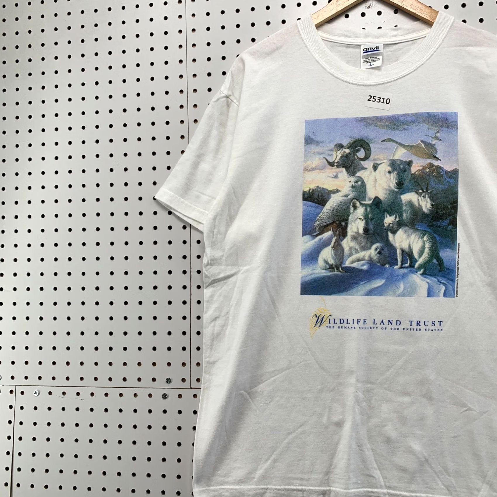 Anvil VINTAGE Nature Animal Shirt White Wolves Wild Life Land Trust Tee Large Unisex Adults Size US L / EU 52-54 / 3 - 3 Thumbnail