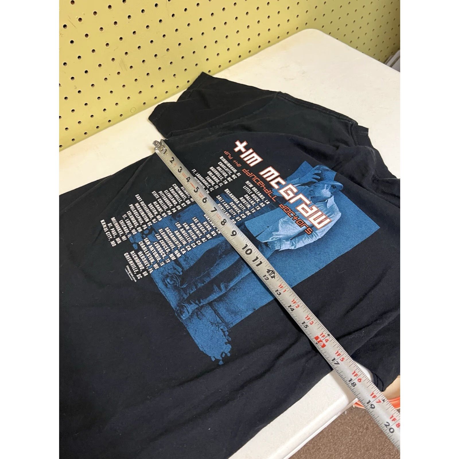 Vintage VINTAGE Tennessee River Tim McGraw & The Dancehall Doctors Graphic T Shirt Medium 2003 Concert Tour Men Black Cotton Short Sleeve Crew Neck Size US M / EU 48-50 / 2 - 8 Thumbnail