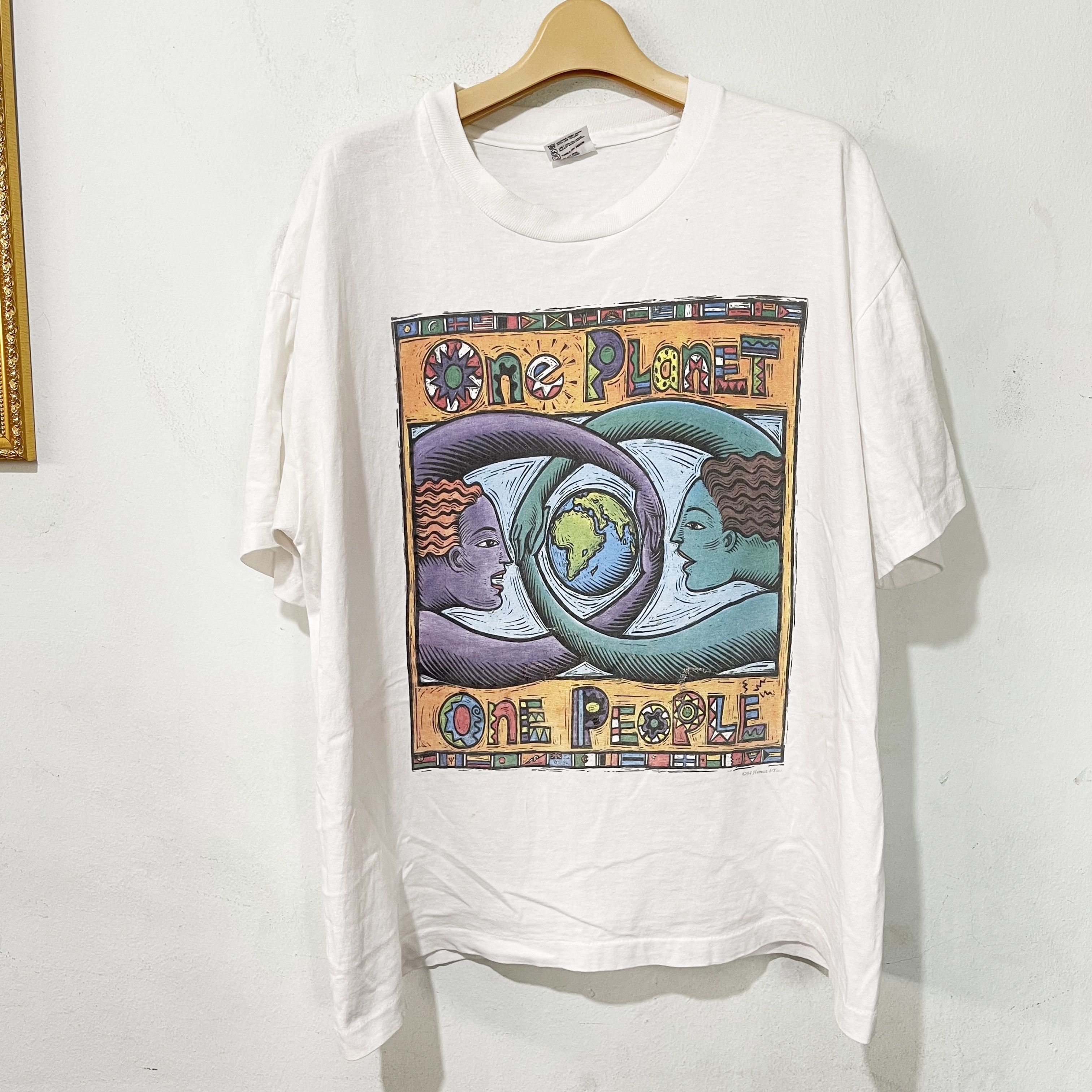 Vintage Vintage 90s One Planet One People T-Shirt Size US L / EU 52-54 / 3 - 1 Thumbnail