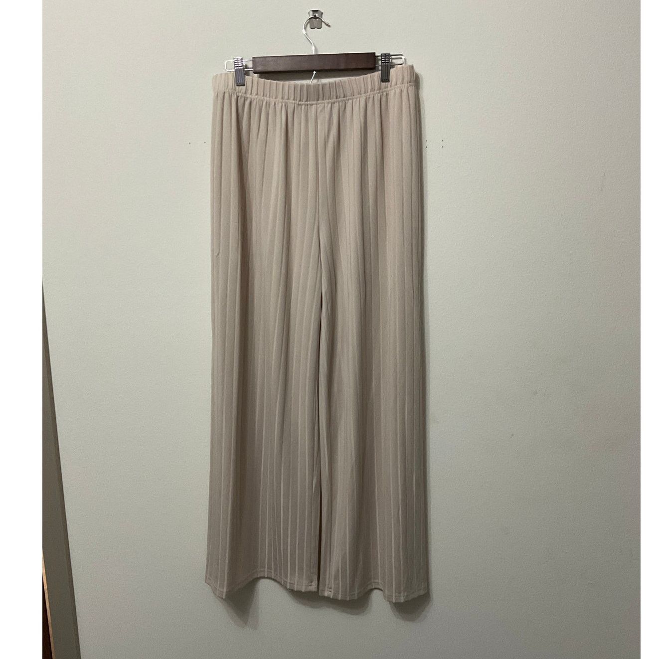 Shein EUC Shein High Wasted Wide Leg Pants Sz XL Size 34" / US 12 / IT 48 - 1 Thumbnail