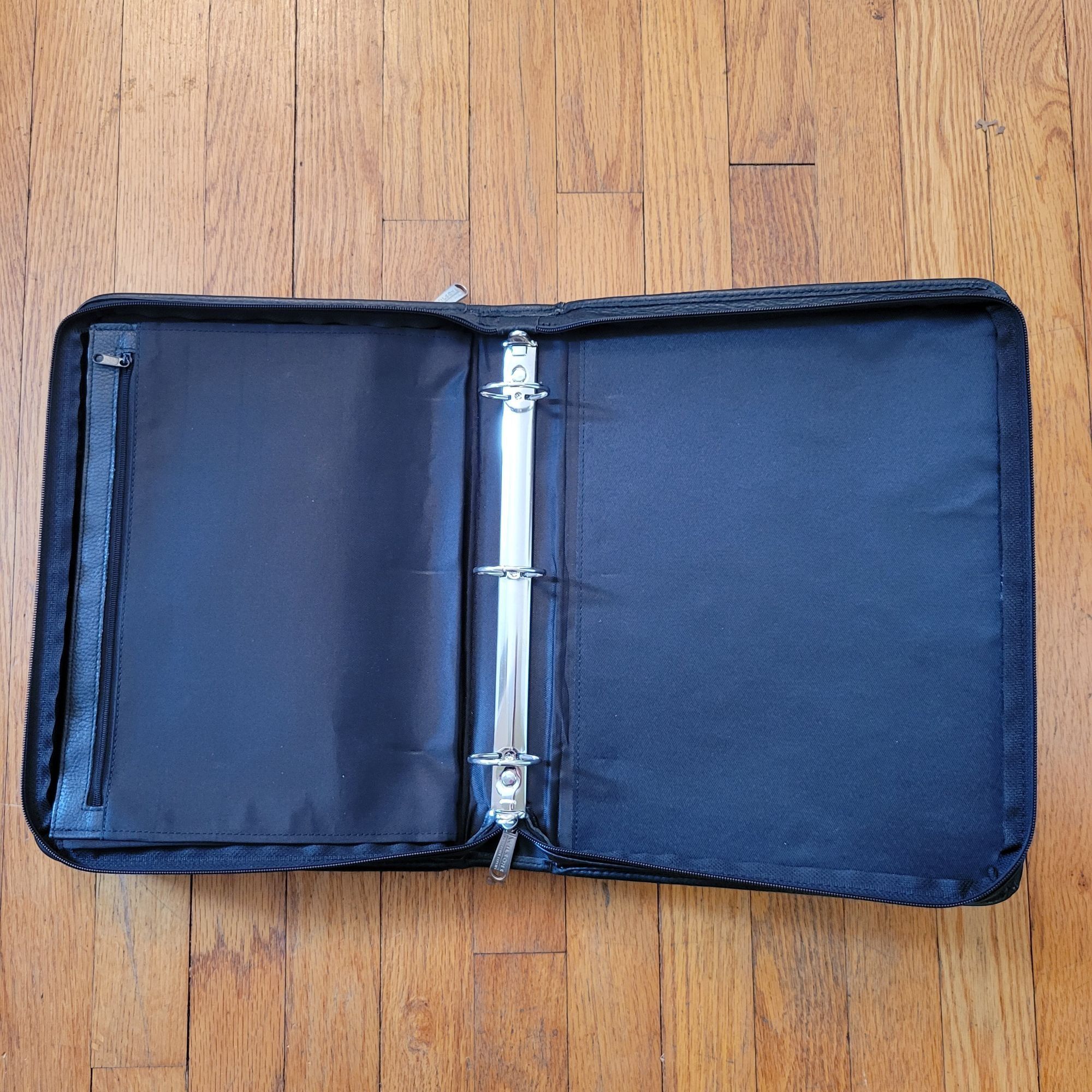 Wilsons Leather Wilsons Black Leather Business Portfolio Adjustable Shoulder Size ONE SIZE - 6 Thumbnail
