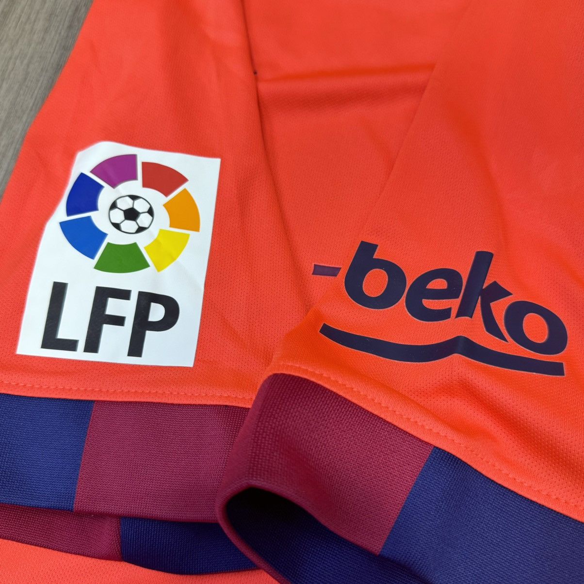 Other Barcelona 14/15 away shirt #23 Vermaelen Size US L / EU 52-54 / 3 - 5 Thumbnail