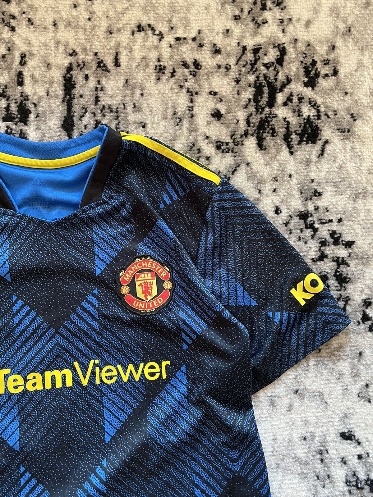 Adidas Manchester United Ronaldo Jersey Adidas Rare Streetwear Y2k Size US L / EU 52-54 / 3 - 6 Thumbnail
