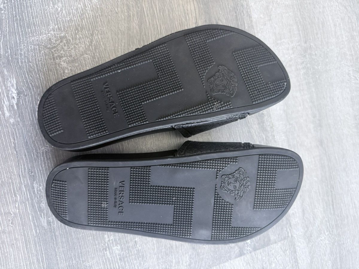 Versace Balenciaga Men's Black Rubber Printed Logo Slides Sandals Size US 8 / IT 38 - 5 Thumbnail