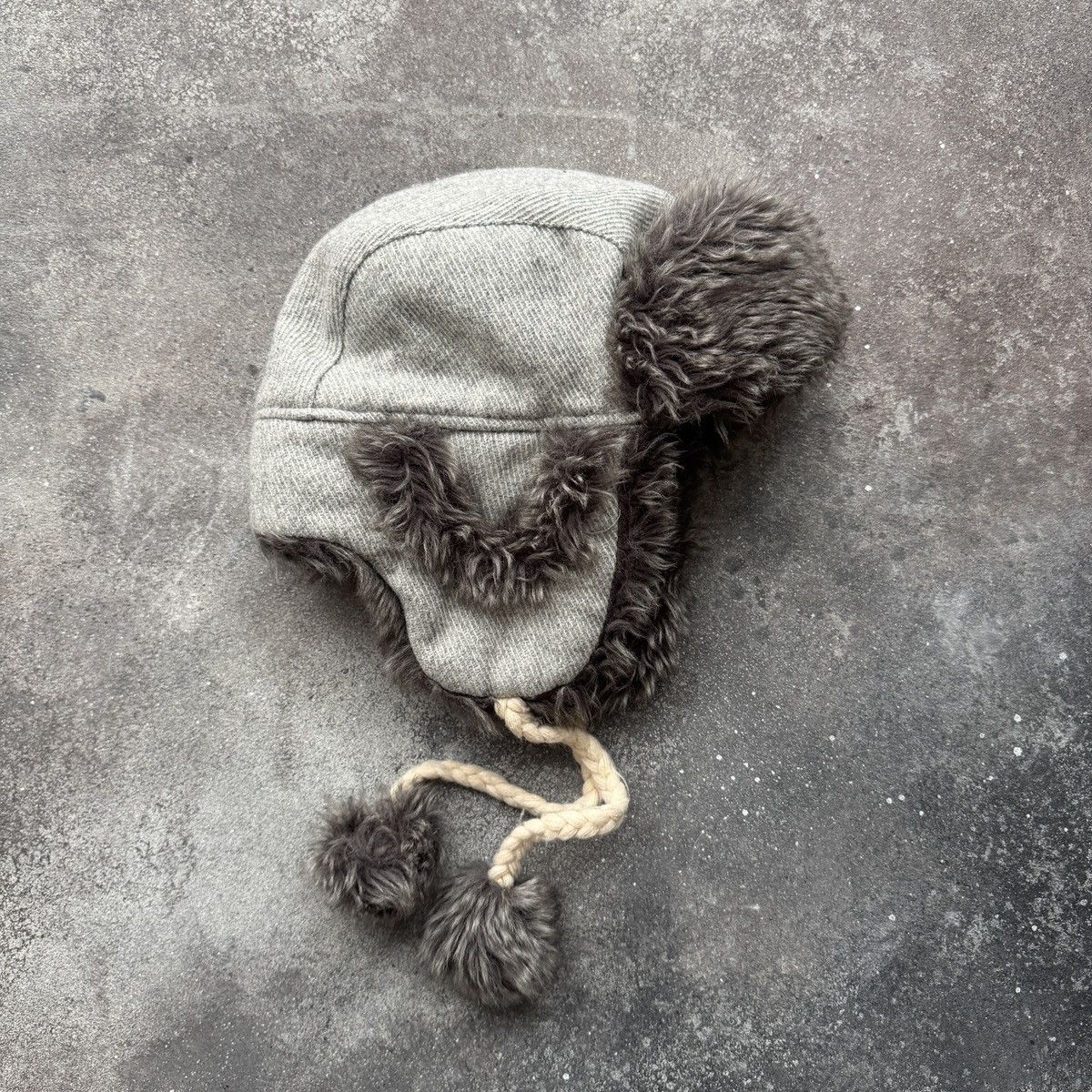 20471120 Amazing Faux Fur Y2K Ushanka Hat (Trapper Hat) Size ONE SIZE - 6 Thumbnail