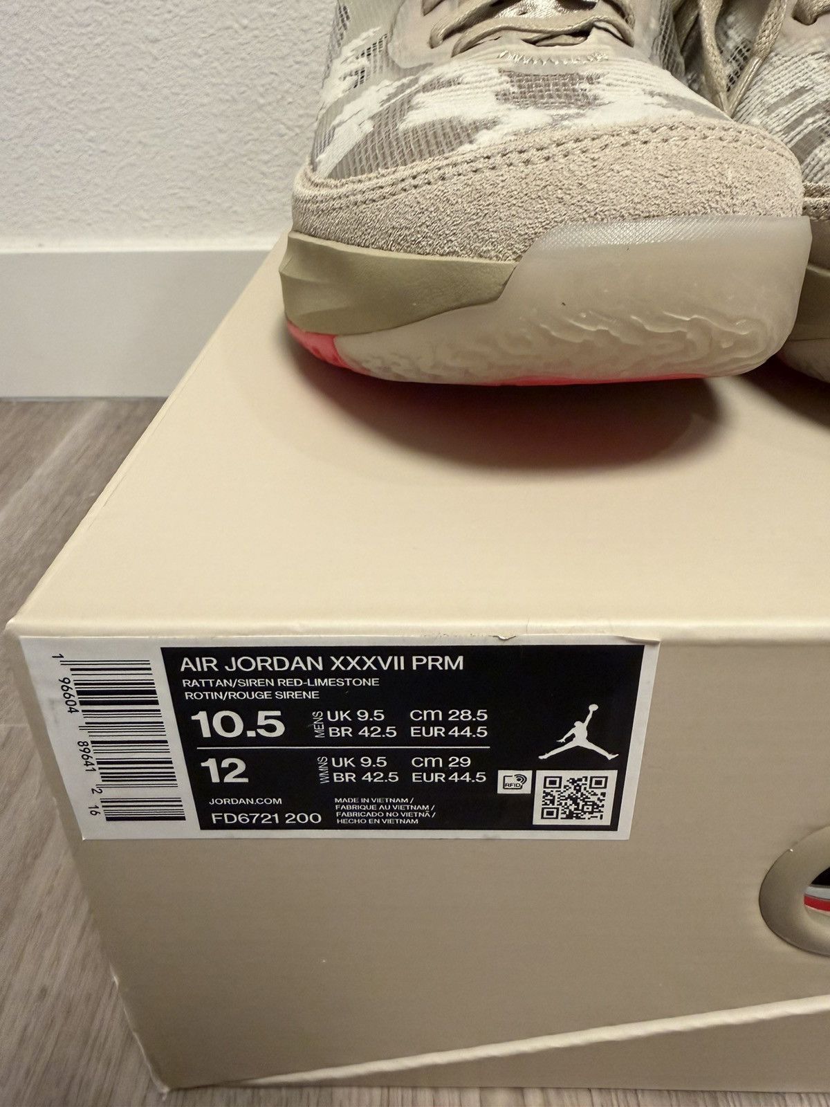 Jordan Brand Size 11 - Air Jordan 37 Premium Rattan Size US 10.5 / EU 43-44 - 2 Thumbnail