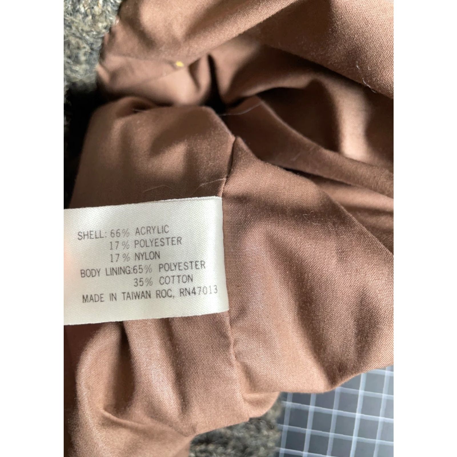 Vintage VINTAGE Outer Scene Vest Womens Medium Insulated Knit Sleeveless Snap Button Fuzzy Brown Green 80s Size M / US 6-8 / IT 42-44 - 7 Thumbnail