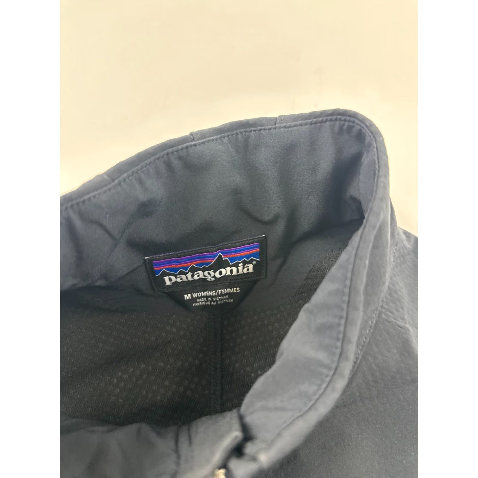 Patagonia Patagonia Jacket Womens Medium Black Adze Soft Shell Full Zip Logo Pockets Regular Fit Outdoor Fall Winter (Jacket) Size M / US 6-8 / IT 42-44 - 6 Thumbnail