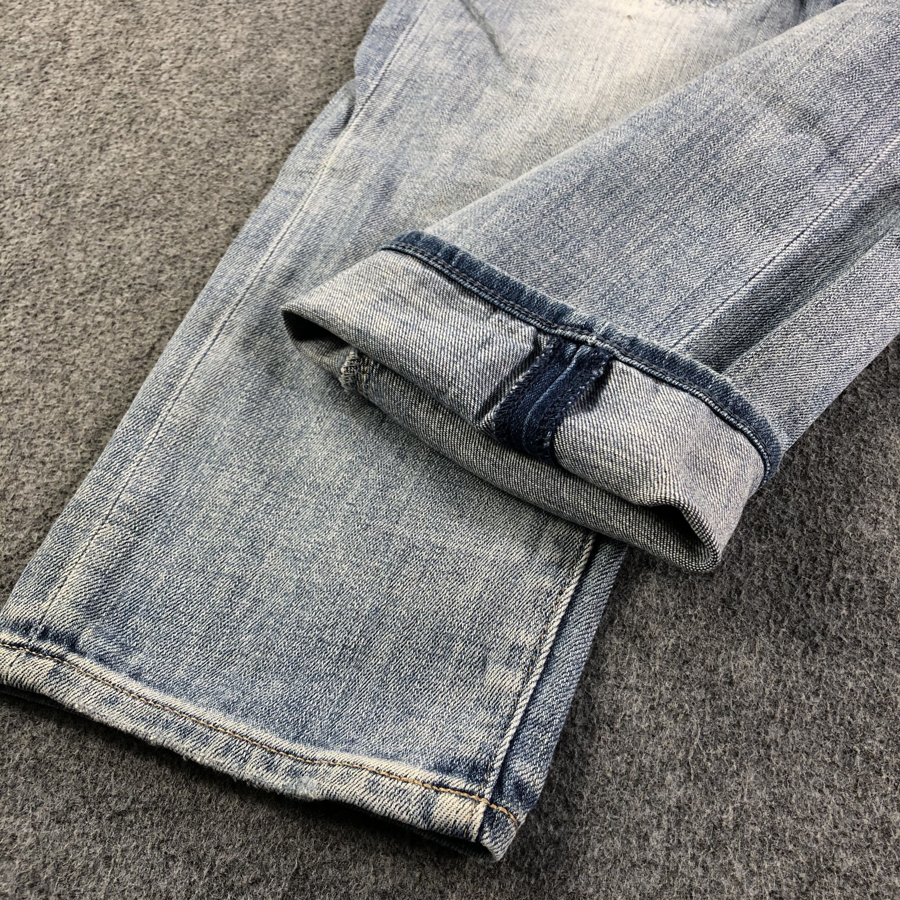 Japanese Brand Uniqlo Jeans Distressed Medium Wash Denim -J2821 Size US 33 - 5 Thumbnail