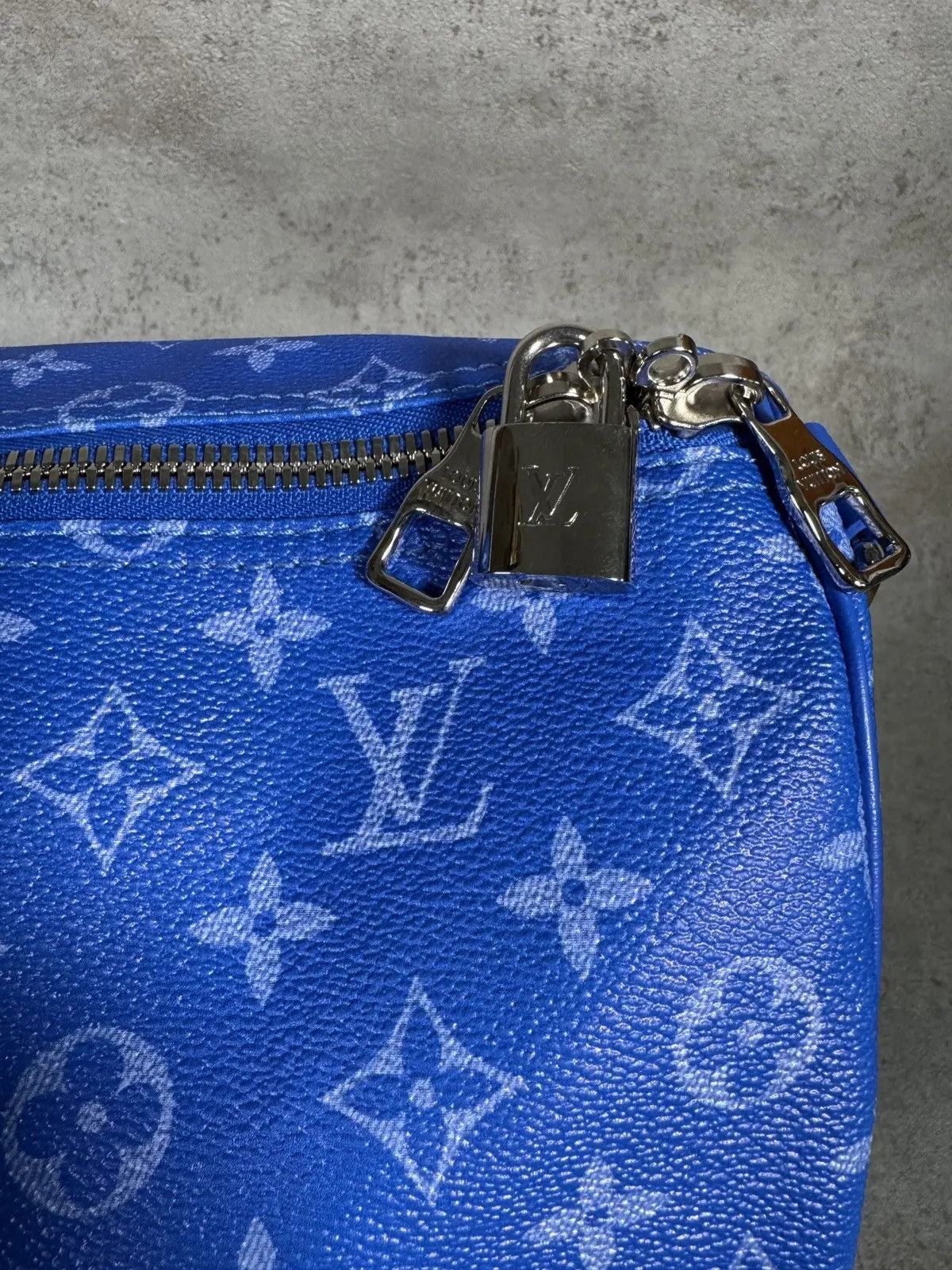 Louis Vuitton Louis Vuitton x Virgil Keepall Size ONE SIZE - 4 Thumbnail
