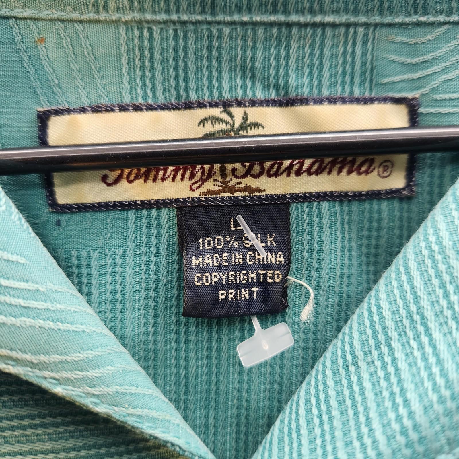 Tommy Bahama Tommy Bahama Green Silk Floral Hawaiian Shirt Size Large Size US L / EU 52-54 / 3 - 3 Thumbnail