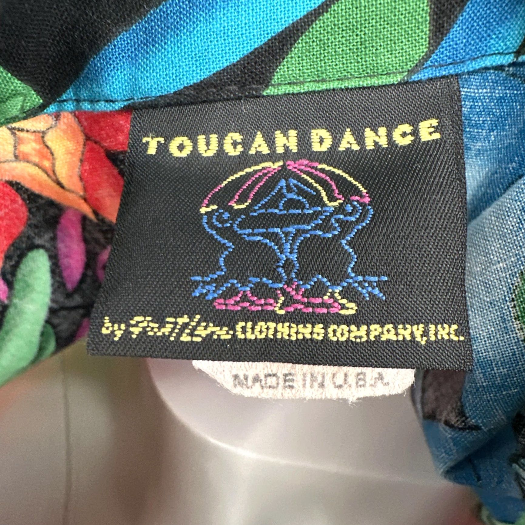 VINTAGE Toucan Dance Shirt Mens XL Multicolor Hawaiian Aloha Floral Cotton Button Up USA