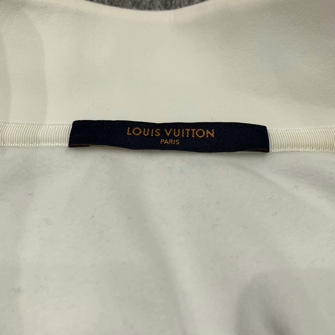Louis Vuitton Louis Vuitton White rhinestone sequin large logo jacket Nex Size US S / EU 44-46 / 1 - 8 Thumbnail