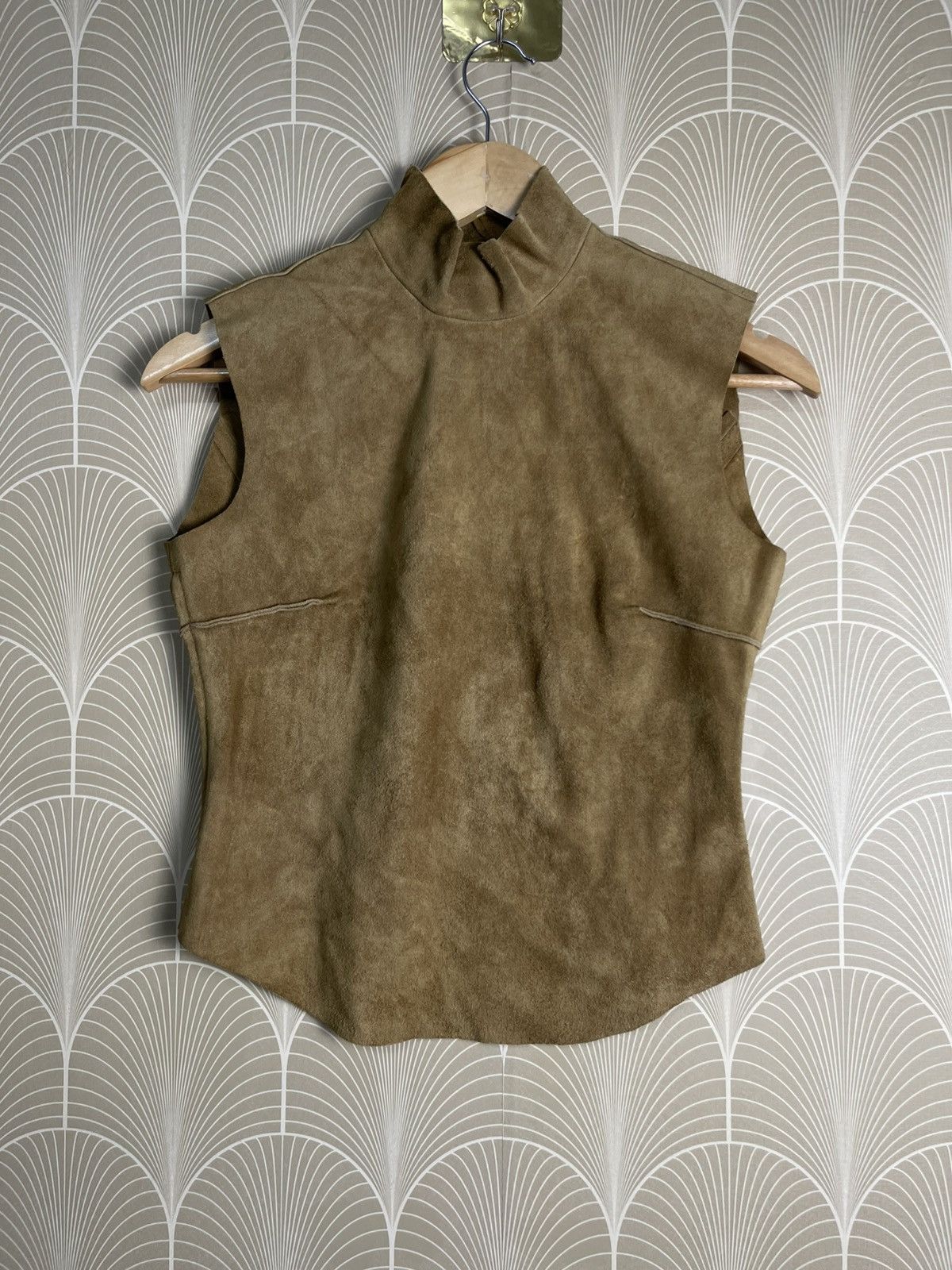 Japanese Brand × Vintage VINTAGE HOLONIC COWHIDE SUEDE LEATHER SLEEVELESS JACKET Size S / US 4 / IT 40 - 2 Thumbnail