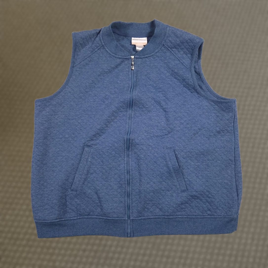 Vintage Alfred Dunner Vest Womens 1X Blue Quilted Knit Full Zip Pockets Casual Vest Womens 1X Blue Quilted Knit Full Zip Pockets Casual Size XL / US 12-14 / IT 48-50 - 1 Thumbnail