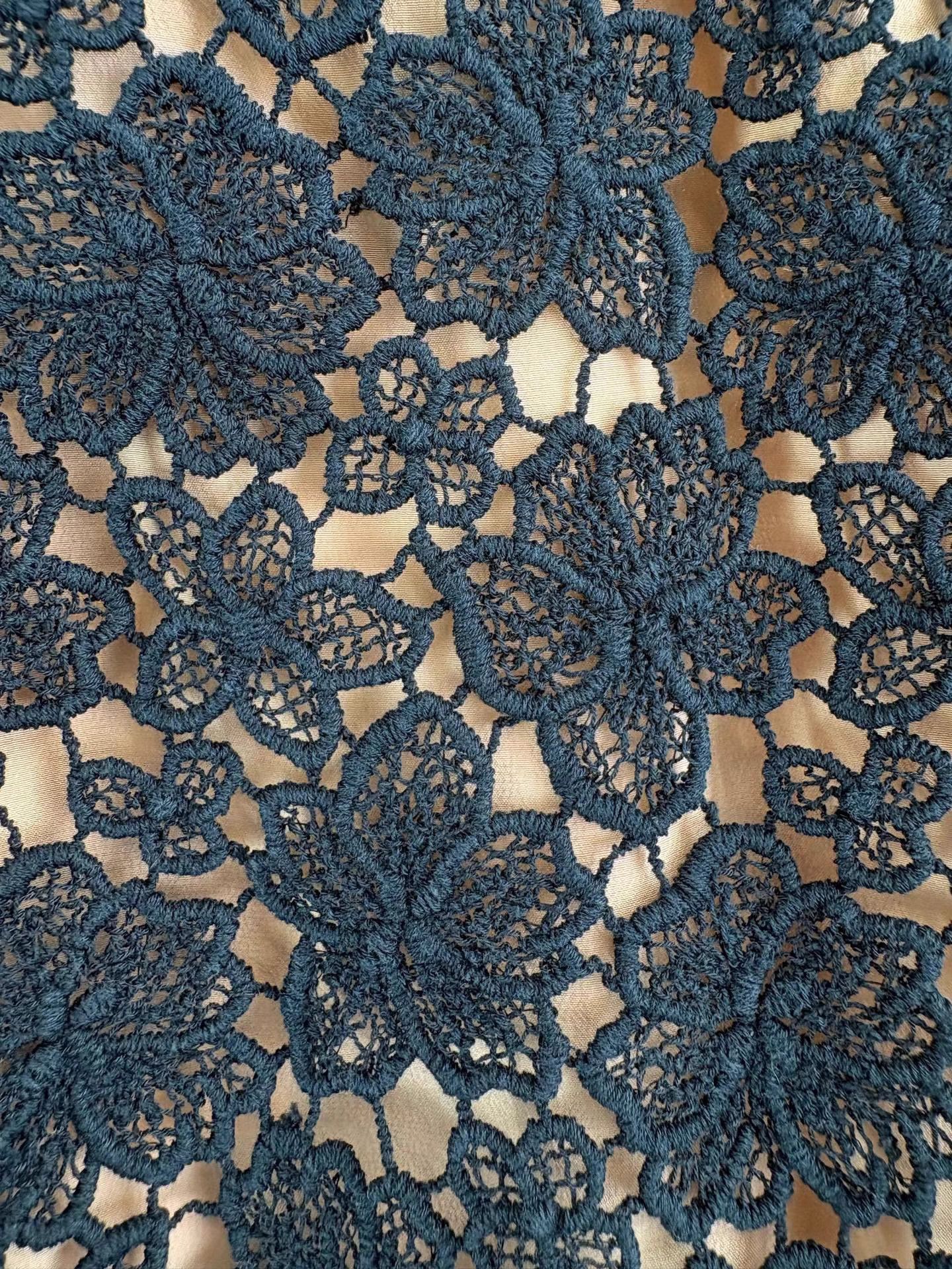 Dior DIOR Lace Midi Skirt K1 Size 26" / US 2 / IT 38 - 3 Thumbnail