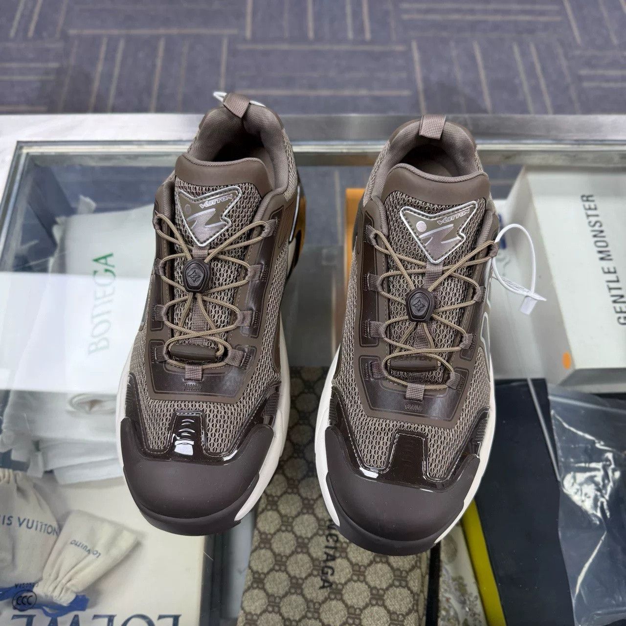 Louis Vuitton Louis Vuitton LV Runner SS25 Brown Sneakers Size US 10.5 / EU 43-44 - 1 Thumbnail