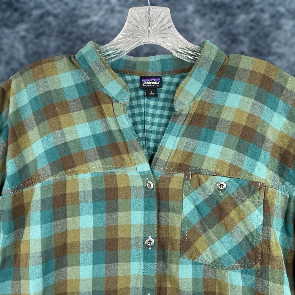 Patagonia Patagonia Shirt Womens 6 Green Plaid Button-Up V-Neck Pocket Flannel Organic Cotton Top Size M / US 6-8 / IT 42-44 - 1 Thumbnail