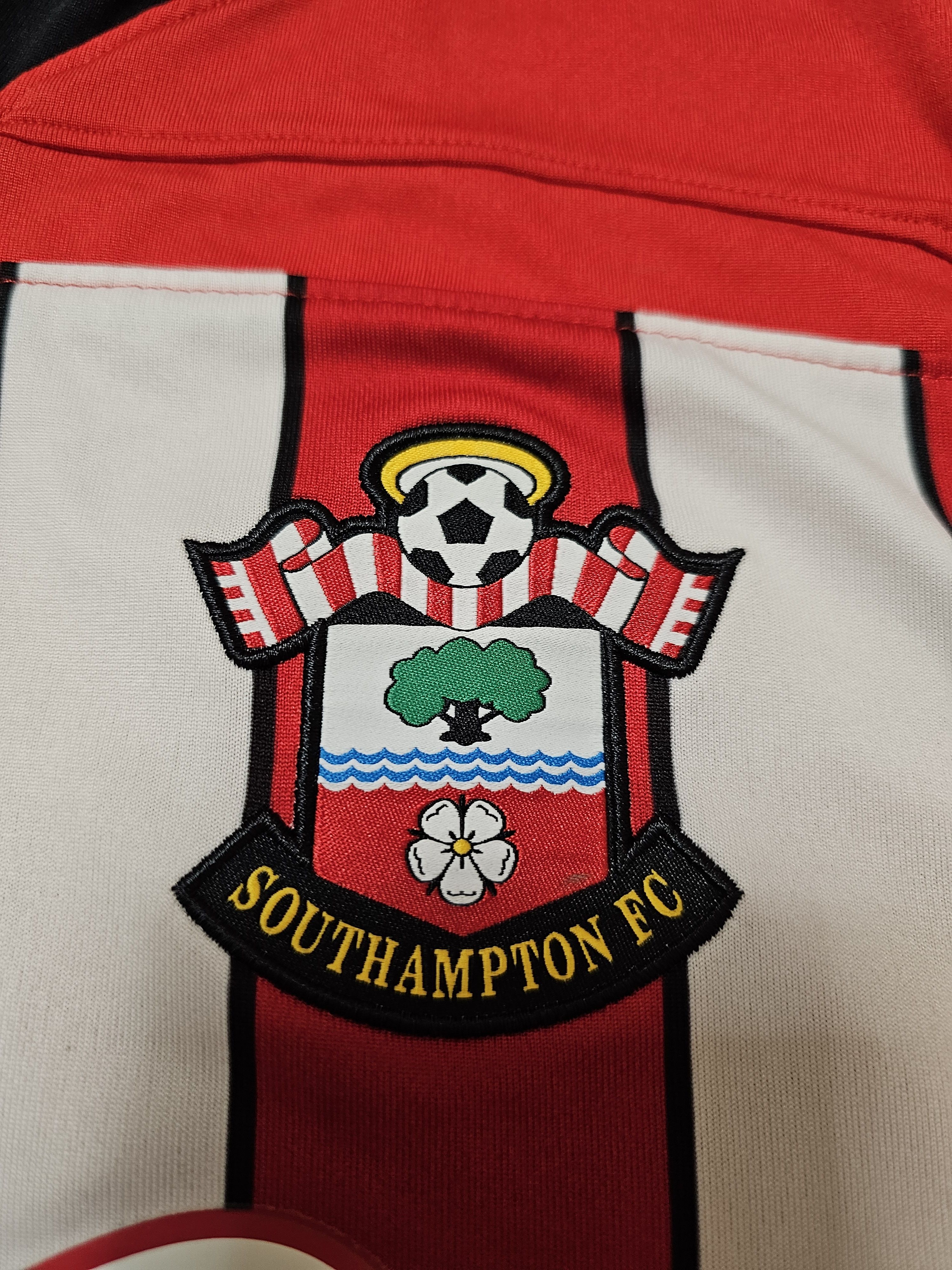 Under Armour SOUTHAMPTON 2018 2019 HOME FOOTBALL SHIRT SOCCER JERSEY Size US S / EU 44-46 / 1 - 4 Thumbnail