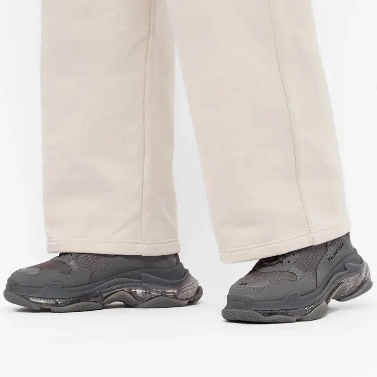 Balenciaga o1la1rc1a1024 Triple S Clear Sole Sneakers in Dark Grey Size US 12 / EU 45 - 6 Thumbnail