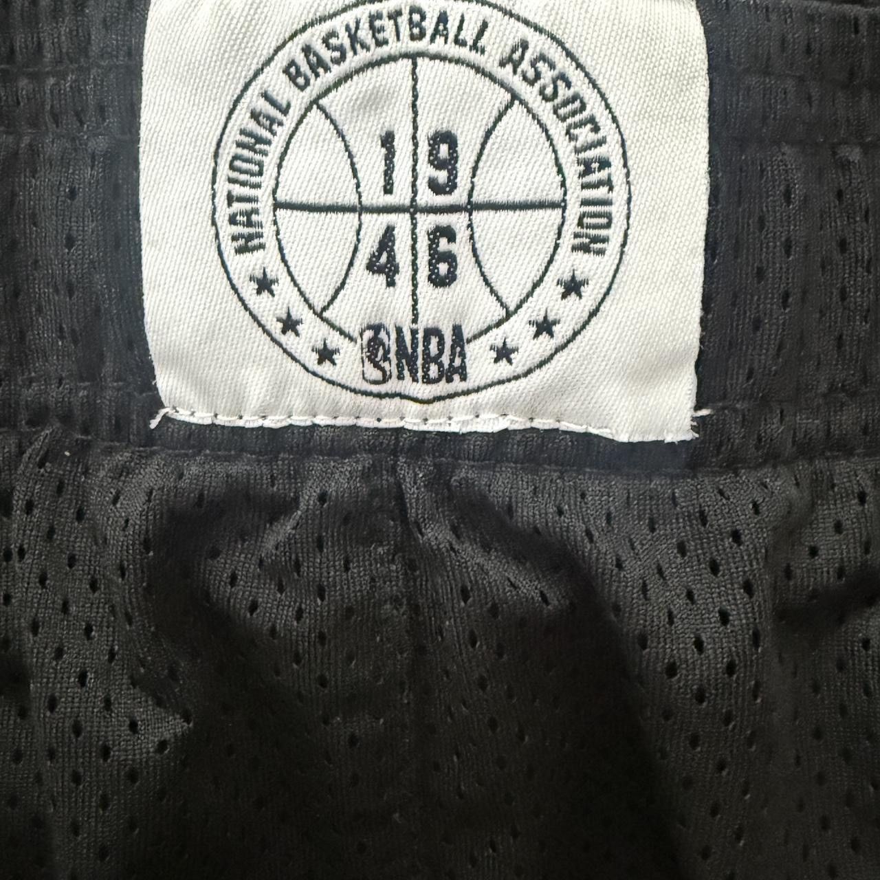 NBA NBA black and white basketball shorts SIZE M Size US 44 / EU 60 - 3 Thumbnail